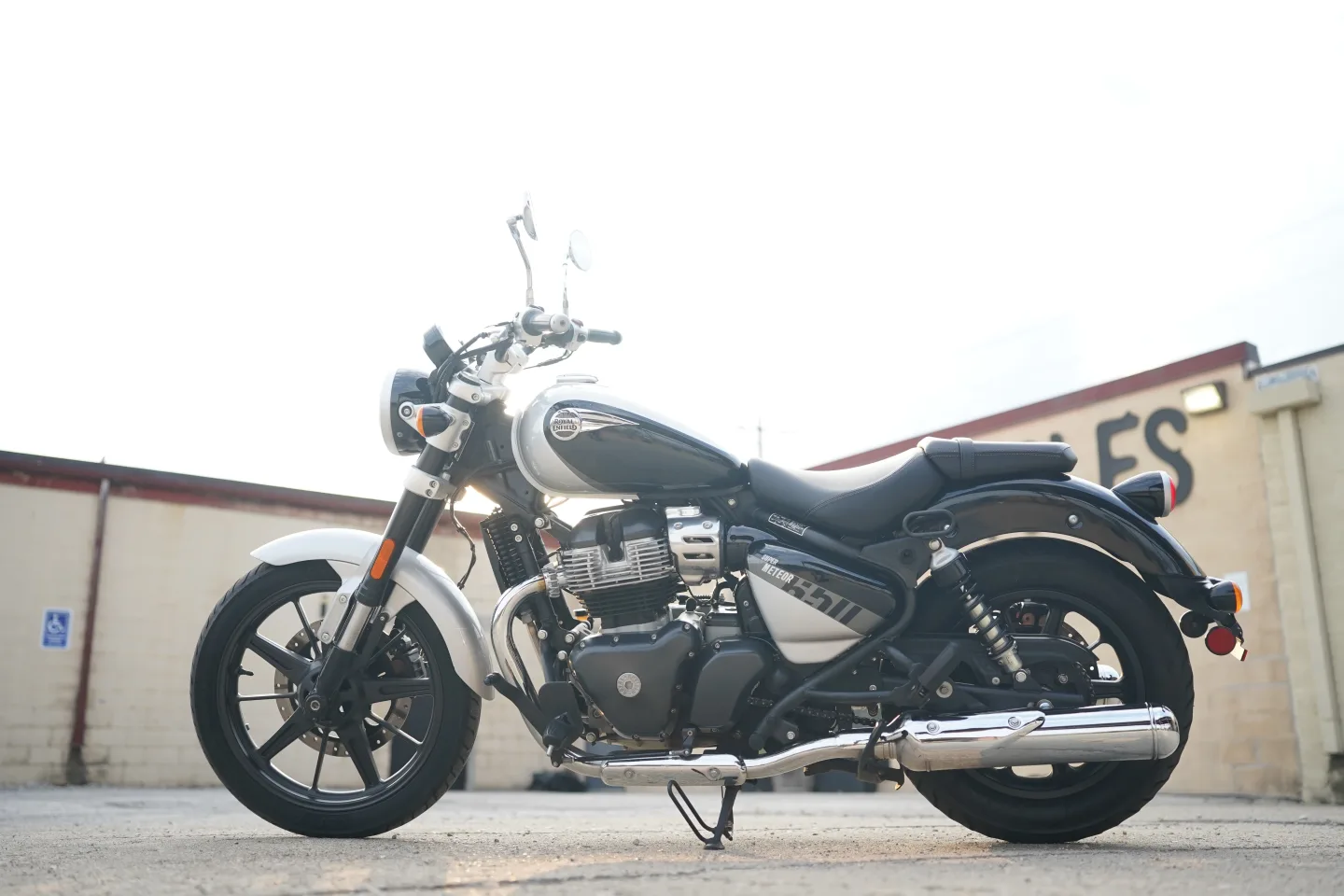 2024 Royal Enfield Super Meteor 650 - Interstellar Gray