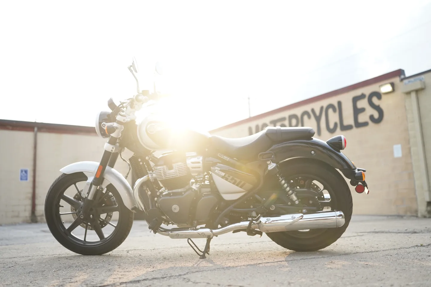2024 Royal Enfield Super Meteor 650 - Interstellar Gray