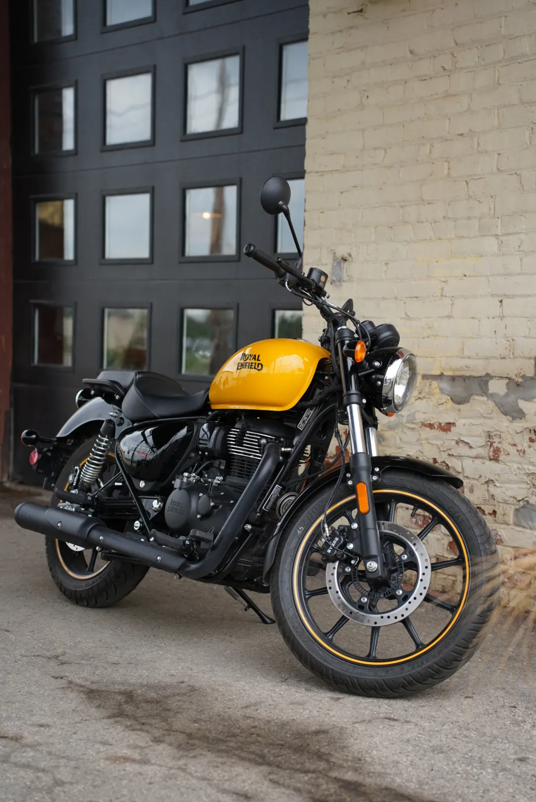 2024 Royal Enfield Meteor 350 - Fireball Yellow - DEMO