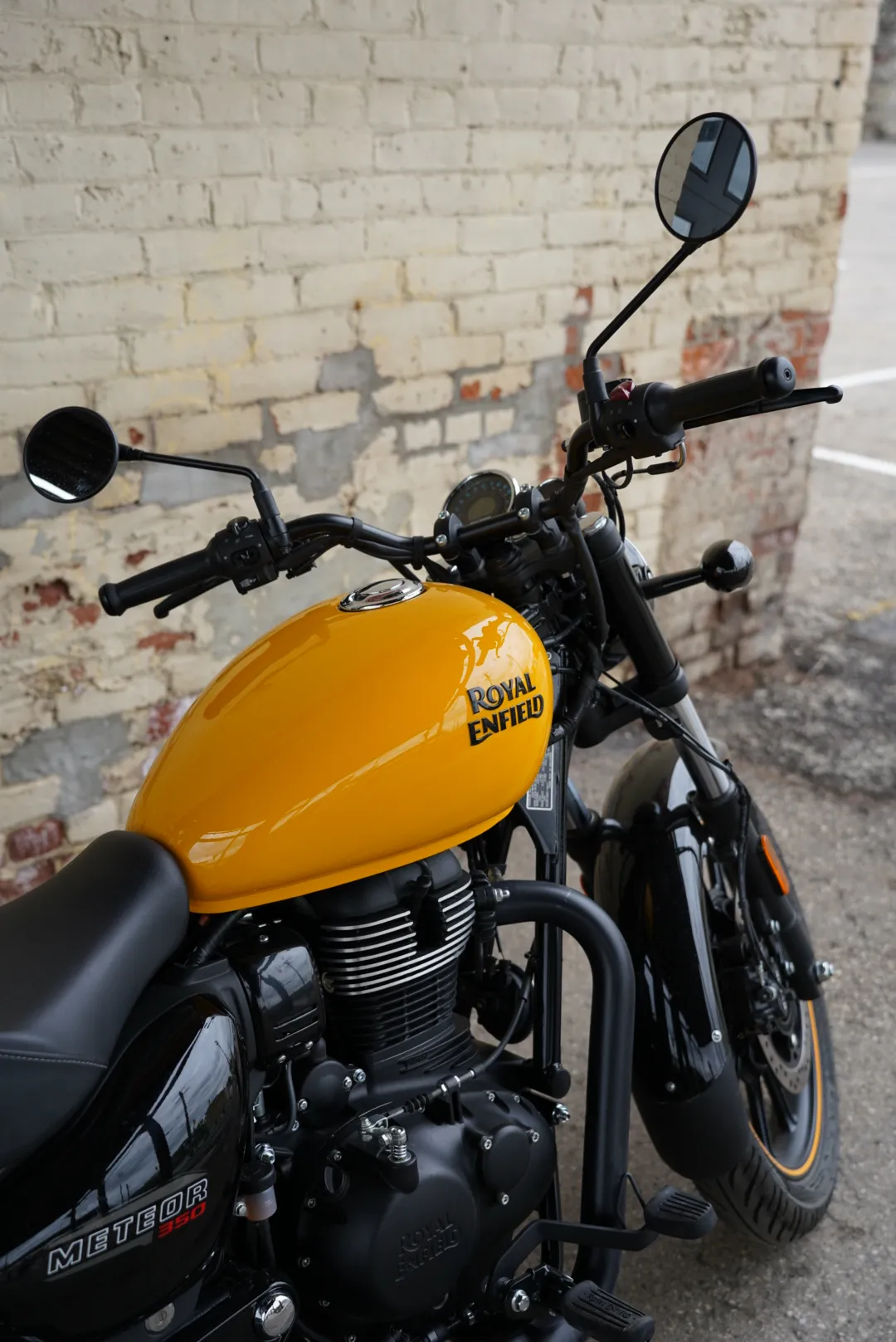 2024 Royal Enfield Meteor 350 - Fireball Yellow - DEMO