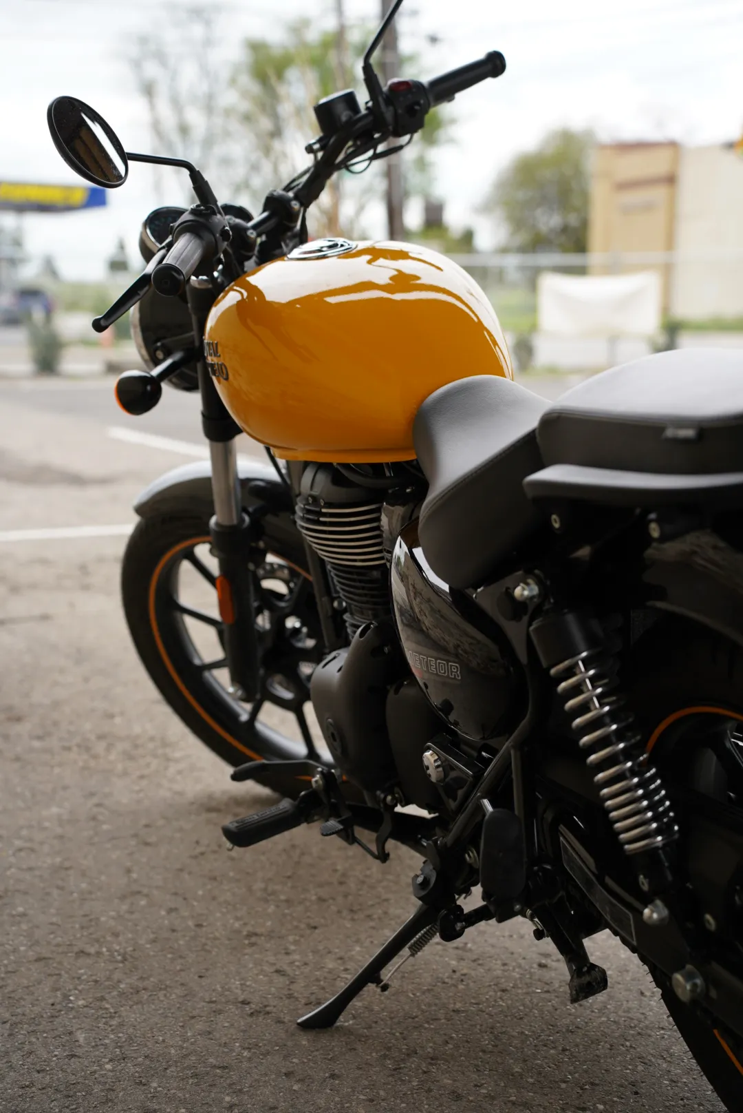 2024 Royal Enfield Meteor 350 - Fireball Yellow - DEMO