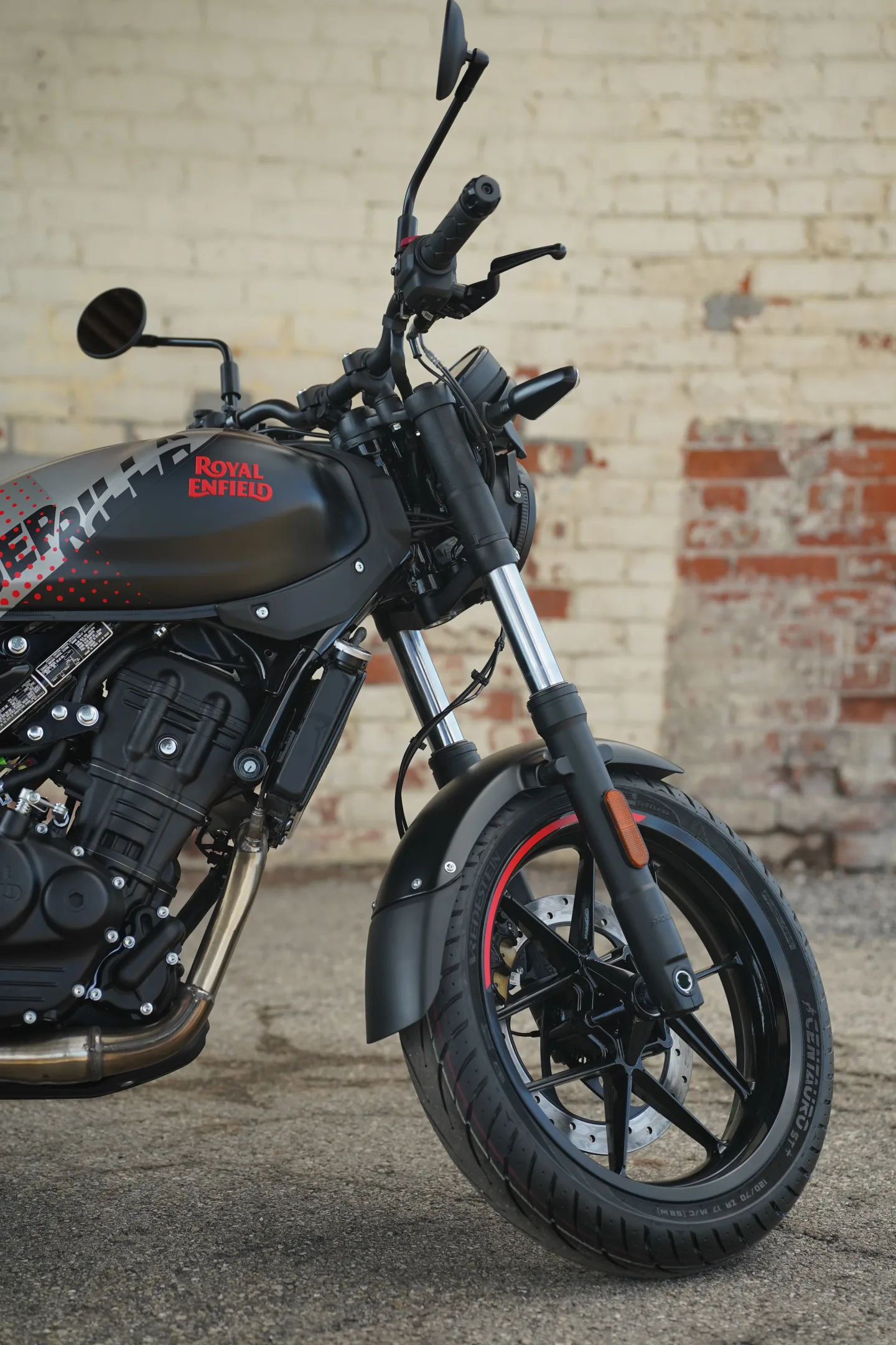 DSC01569 2027 Royal Enfield Guerrilla 450 Apex - Apex Black