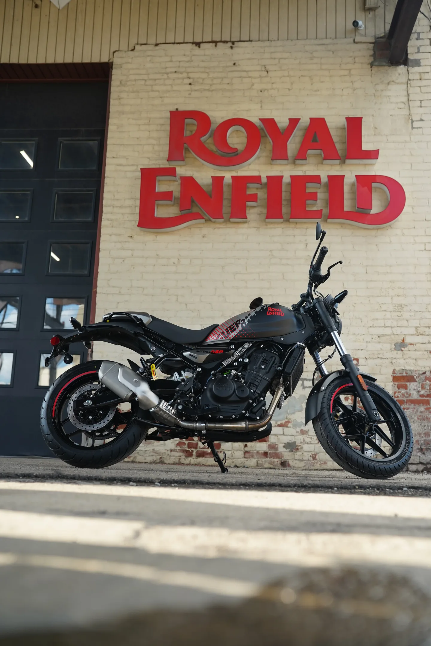 DSC01571 2027 Royal Enfield Guerrilla 450 Apex - Apex Black