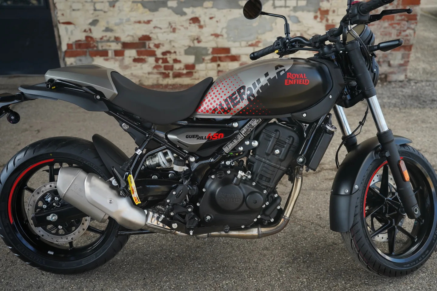 DSC01573 2027 Royal Enfield Guerrilla 450 Apex - Apex Black