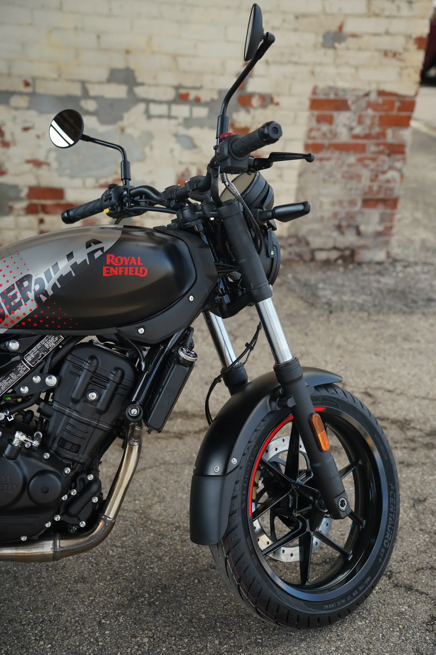 DSC01574 2027 Royal Enfield Guerrilla 450 Apex - Apex Black