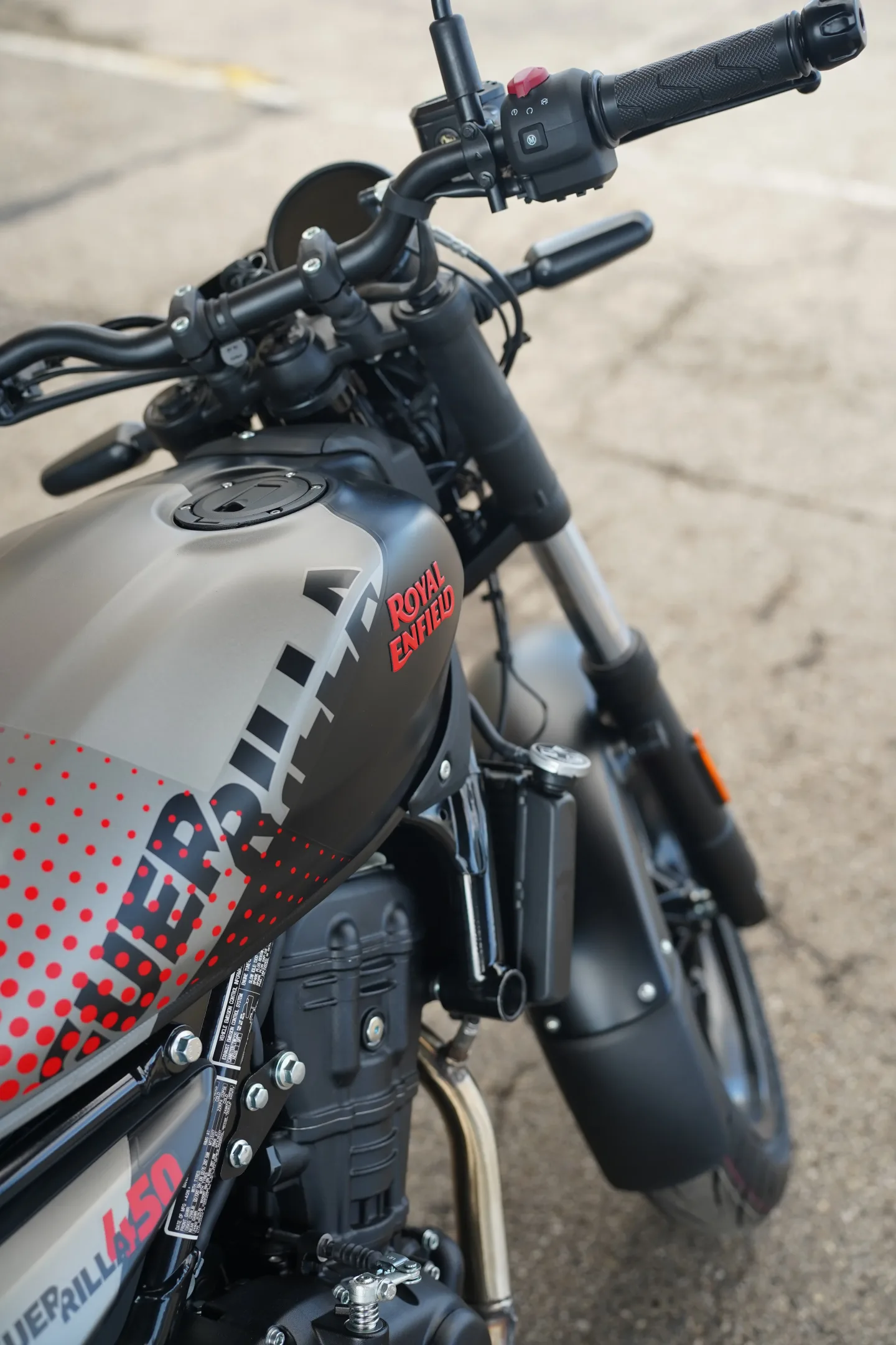 DSC01595 2027 Royal Enfield Guerrilla 450 Apex - Apex Black