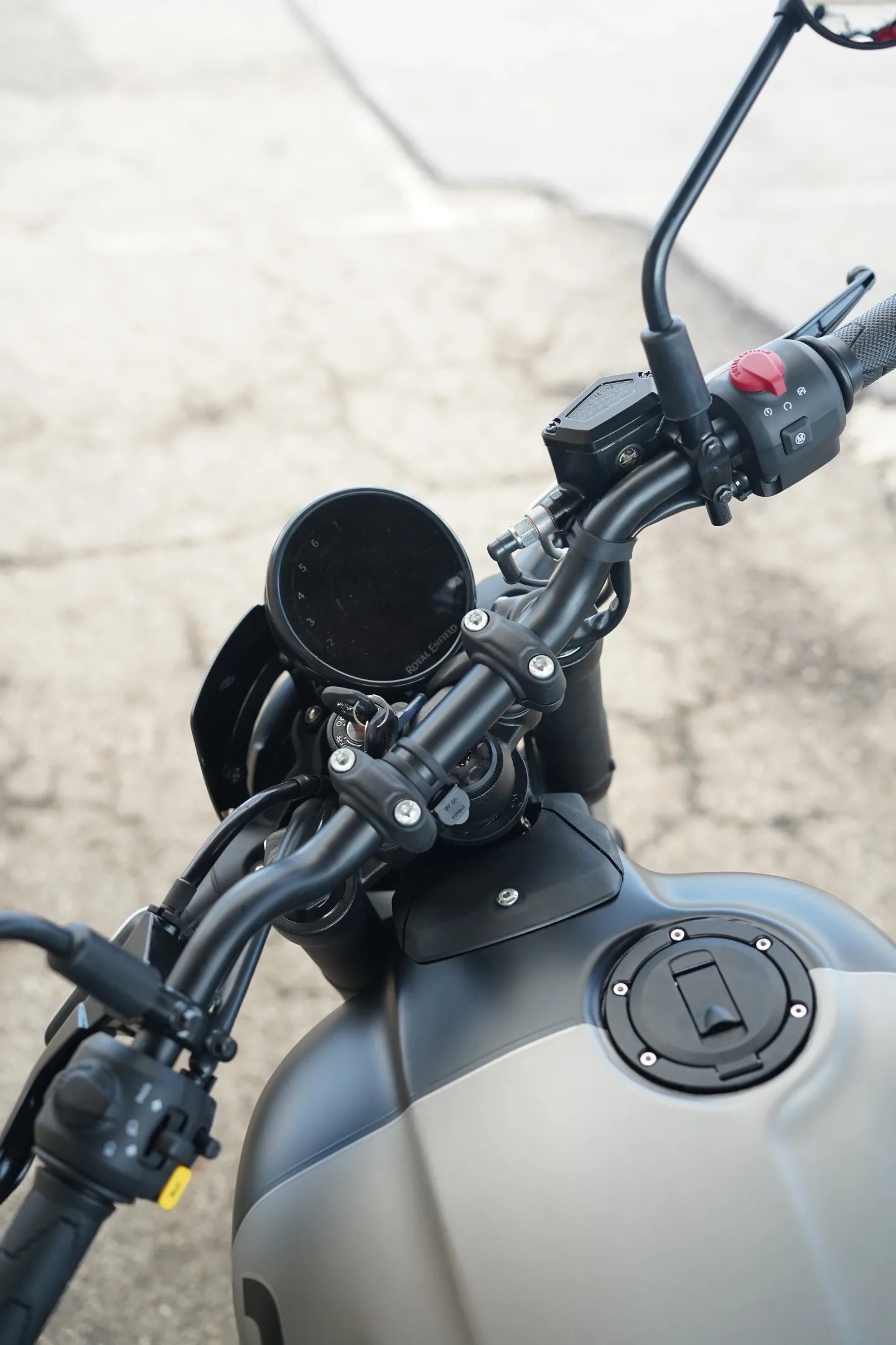 DSC01610 2027 Royal Enfield Guerrilla 450 Apex - Apex Black