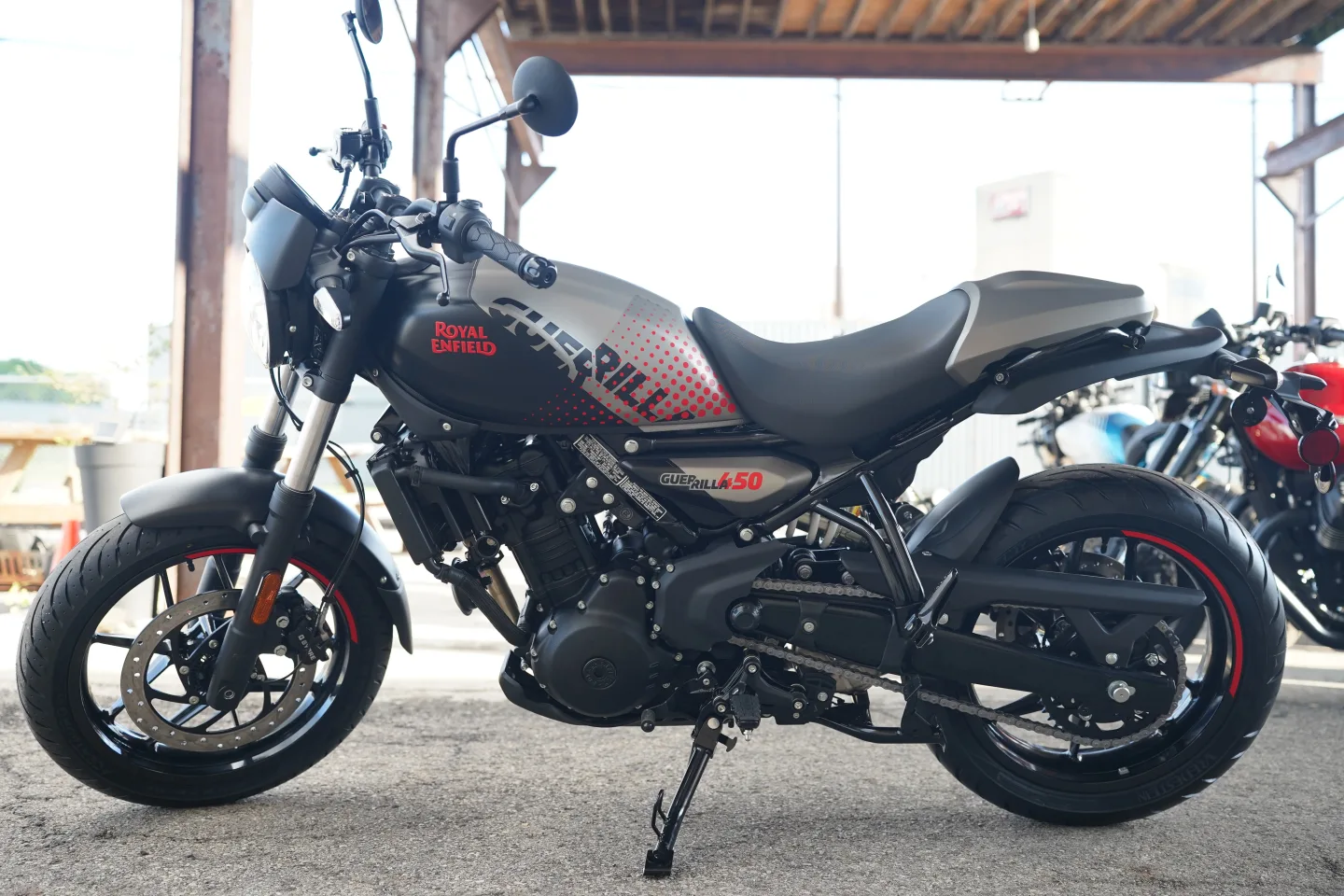 DSC01618 2027 Royal Enfield Guerrilla 450 Apex - Apex Black