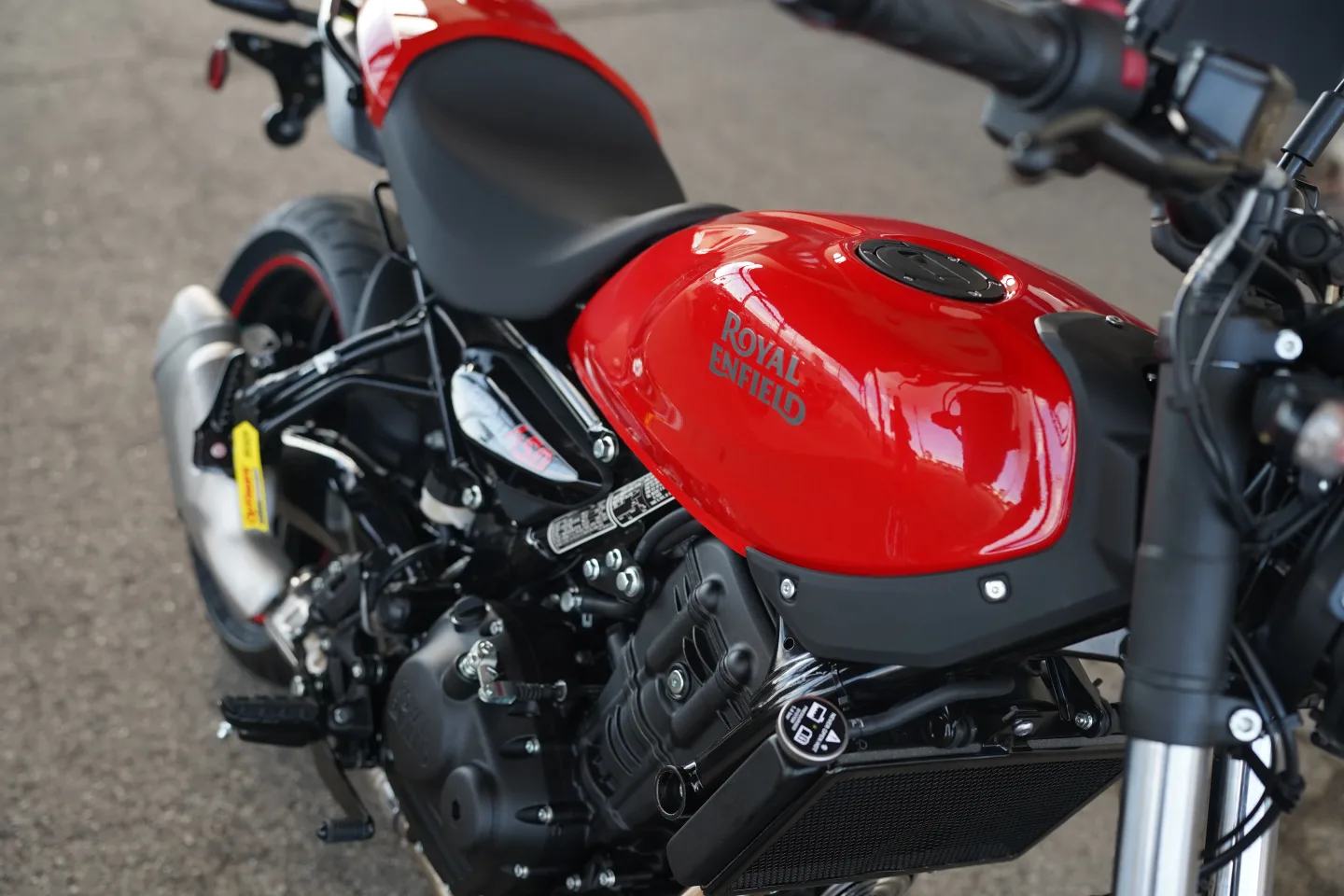 DSC01702 2027 Royal Enfield Guerrilla 450 Apex - Apex Red
