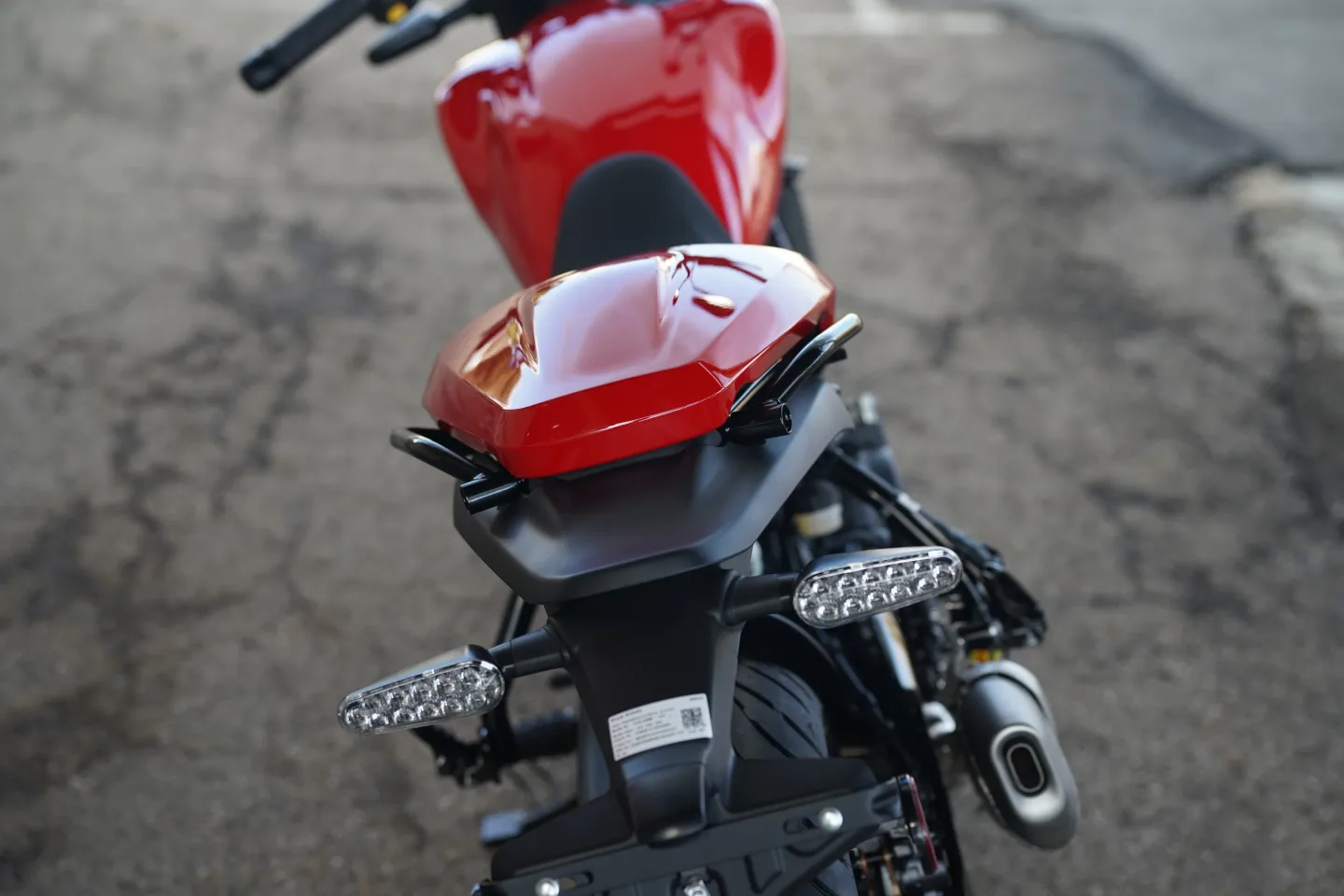 DSC01731 2027 Royal Enfield Guerrilla 450 Apex - Apex Red