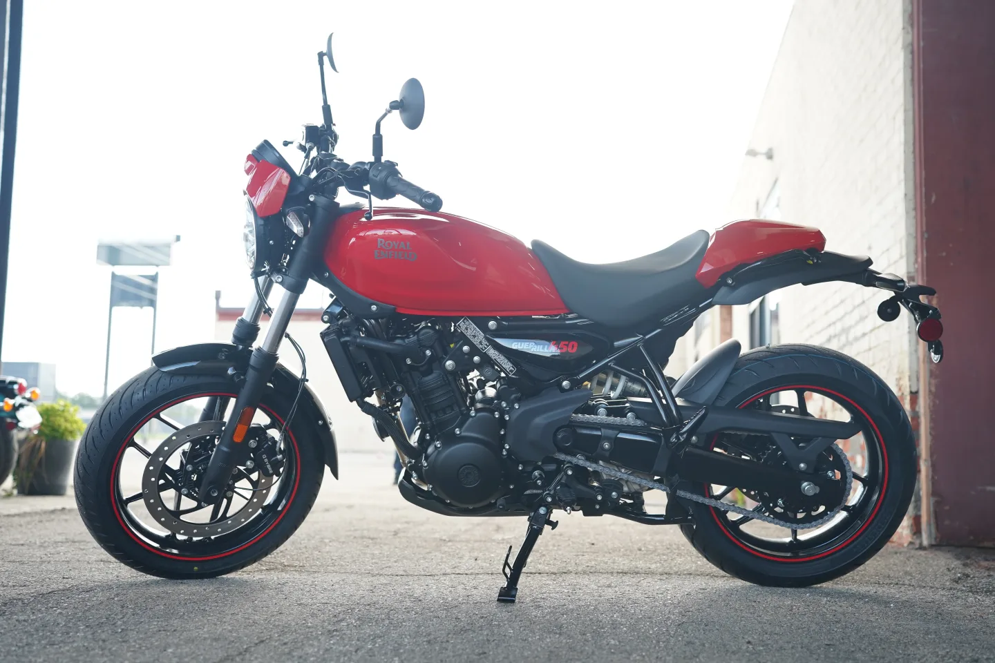 DSC01741 2027 Royal Enfield Guerrilla 450 Apex - Apex Red