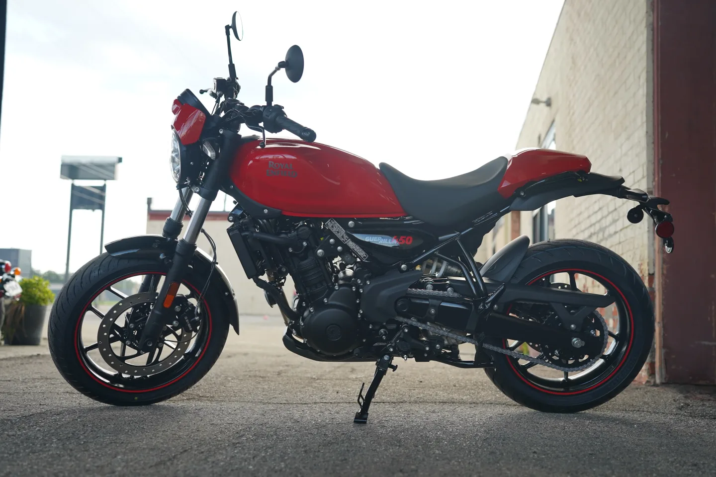 DSC01742 2027 Royal Enfield Guerrilla 450 Apex - Apex Red