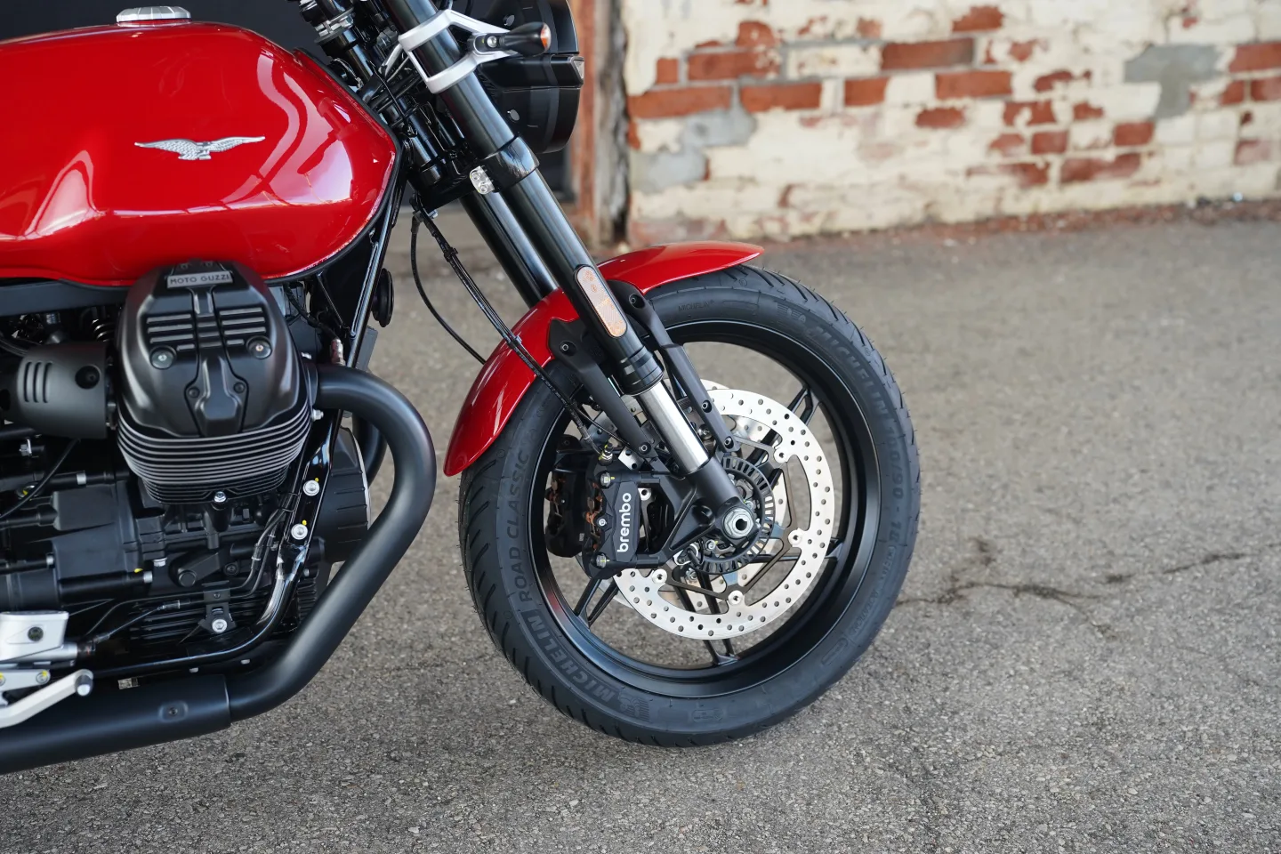 DSC01775 2027 Moto Guzzi V7 Sport - Rosso Monza