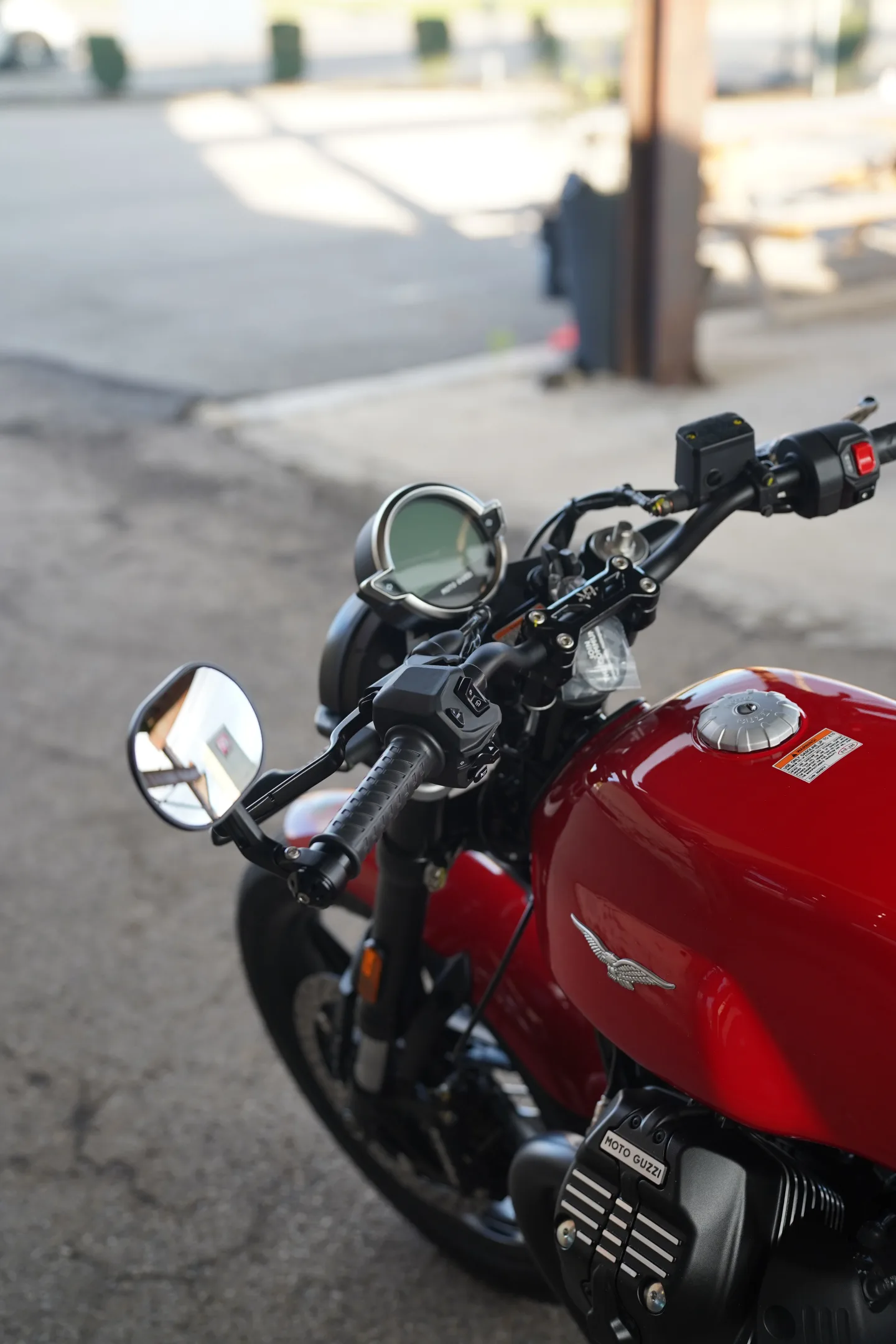 DSC01797 2027 Moto Guzzi V7 Sport - Rosso Monza