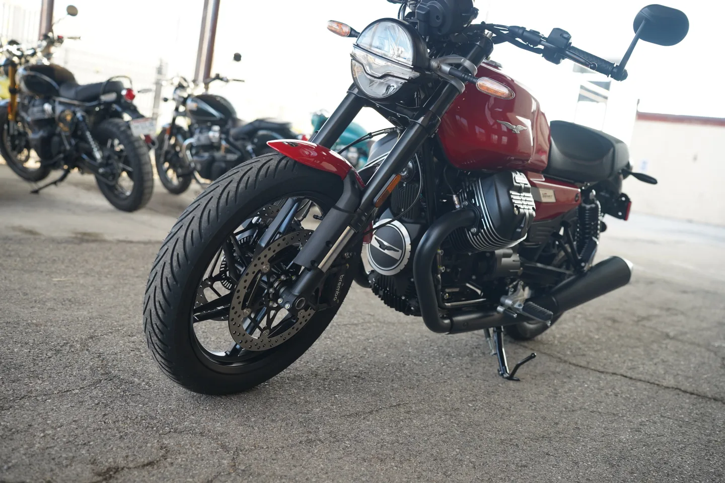 DSC01811 2027 Moto Guzzi V7 Sport - Rosso Monza