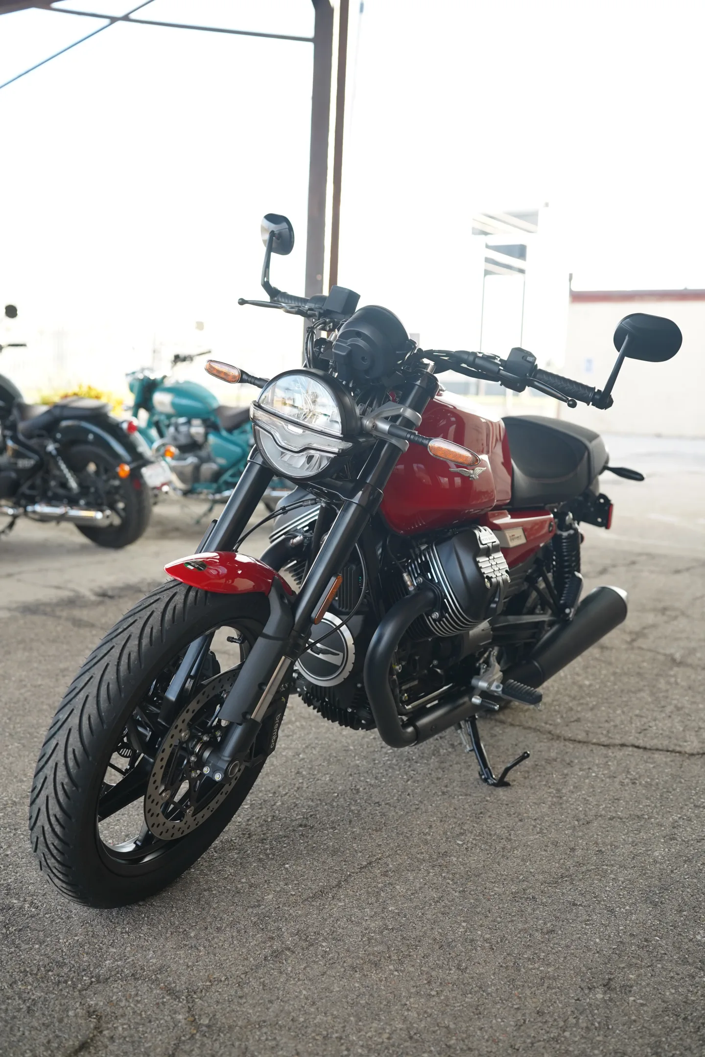 DSC01815 2027 Moto Guzzi V7 Sport - Rosso Monza