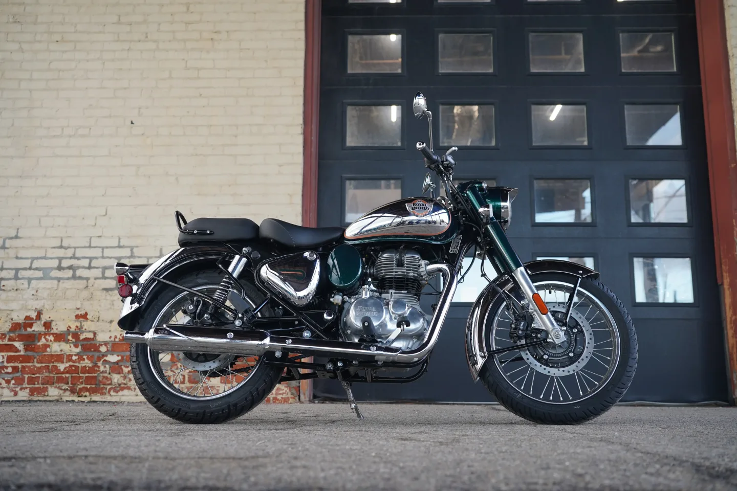 2027 Royal Enfield Classic 350 - Emerald Green