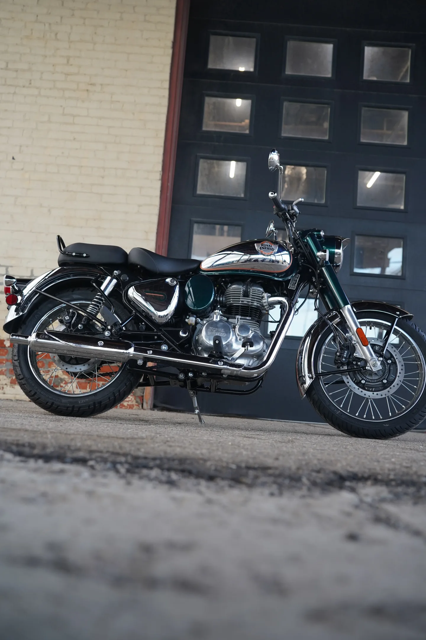 2027 Royal Enfield Classic 350 - Emerald Green