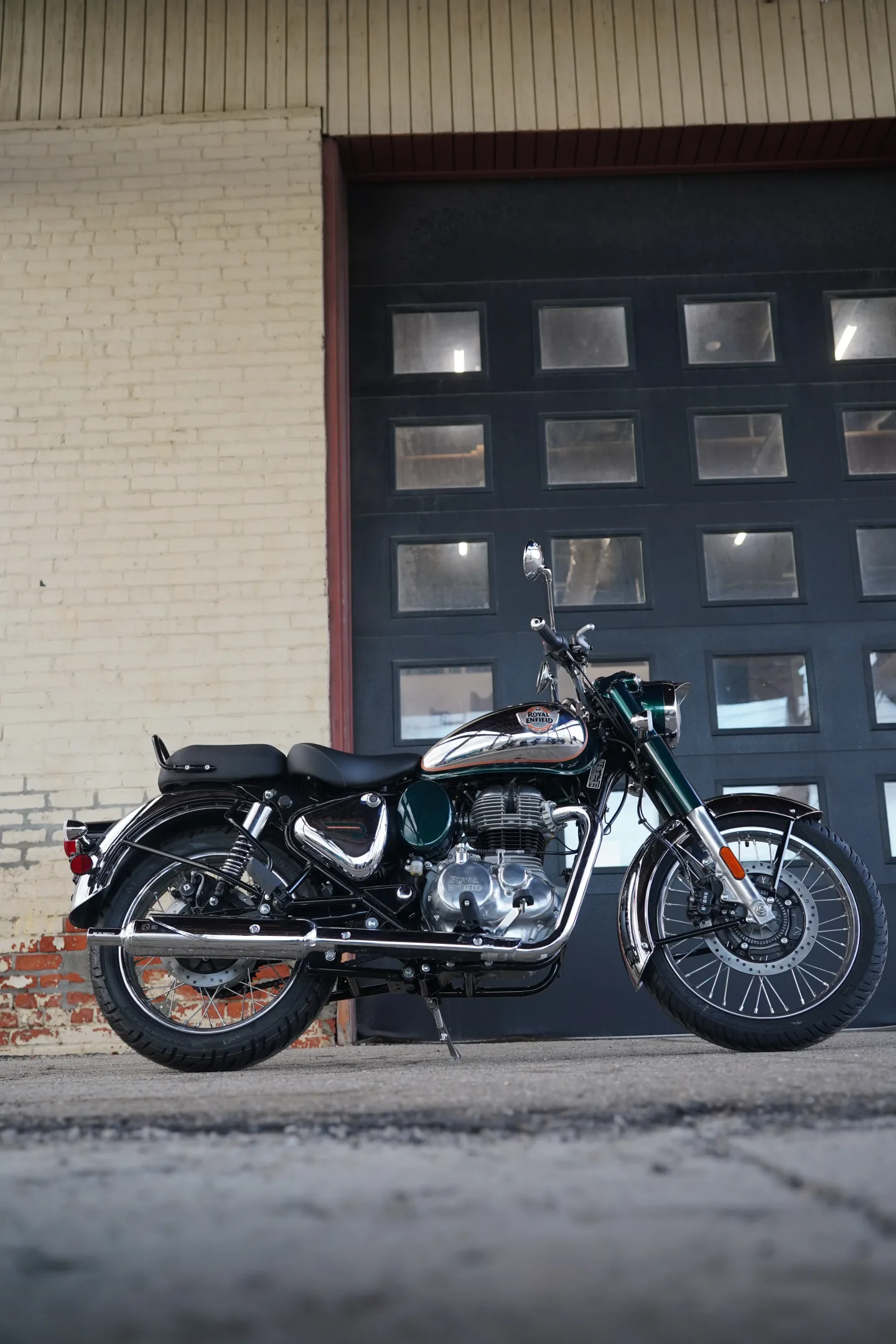 2027 Royal Enfield Classic 350 - Emerald Green