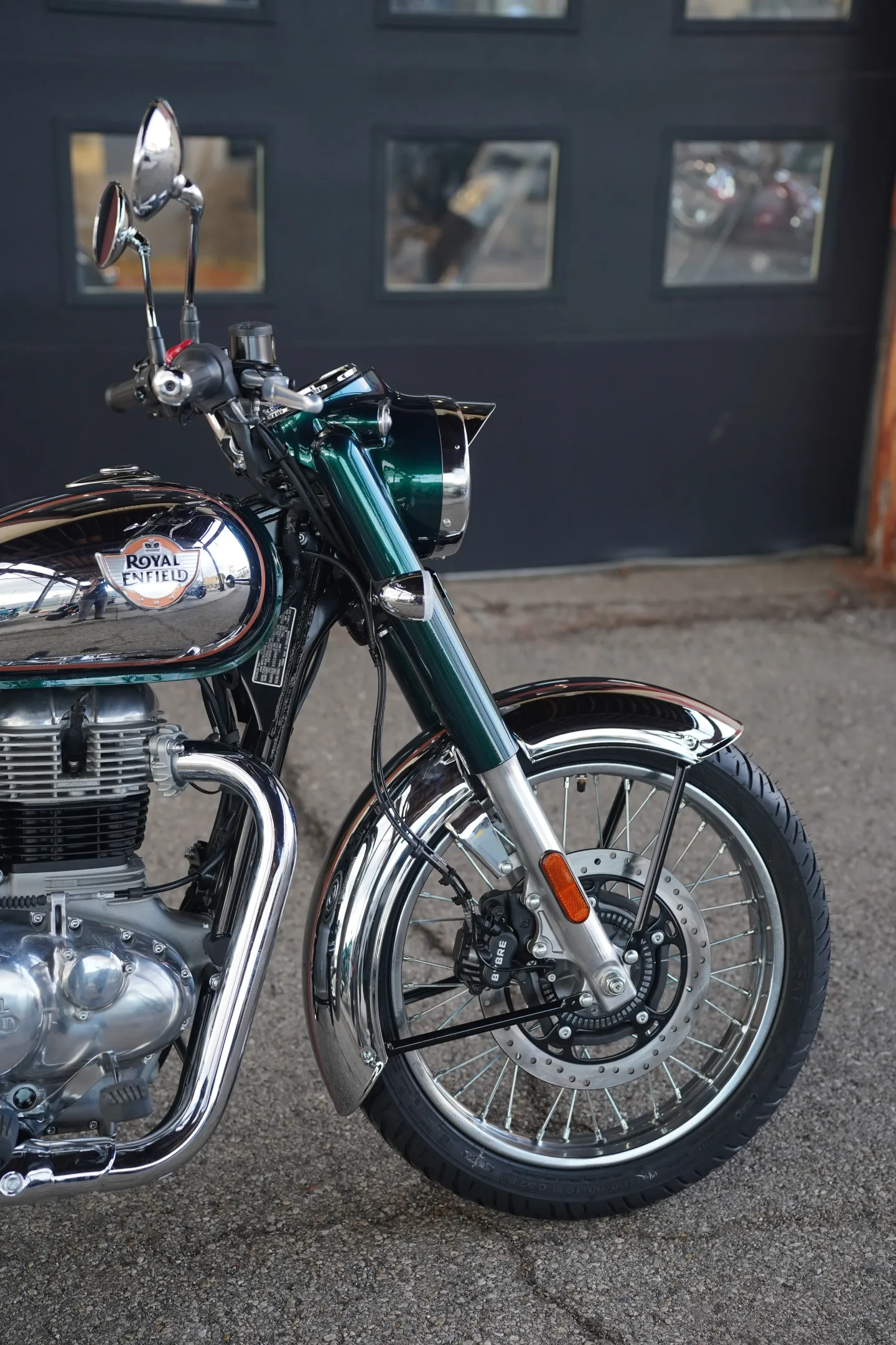 2027 Royal Enfield Classic 350 - Emerald Green