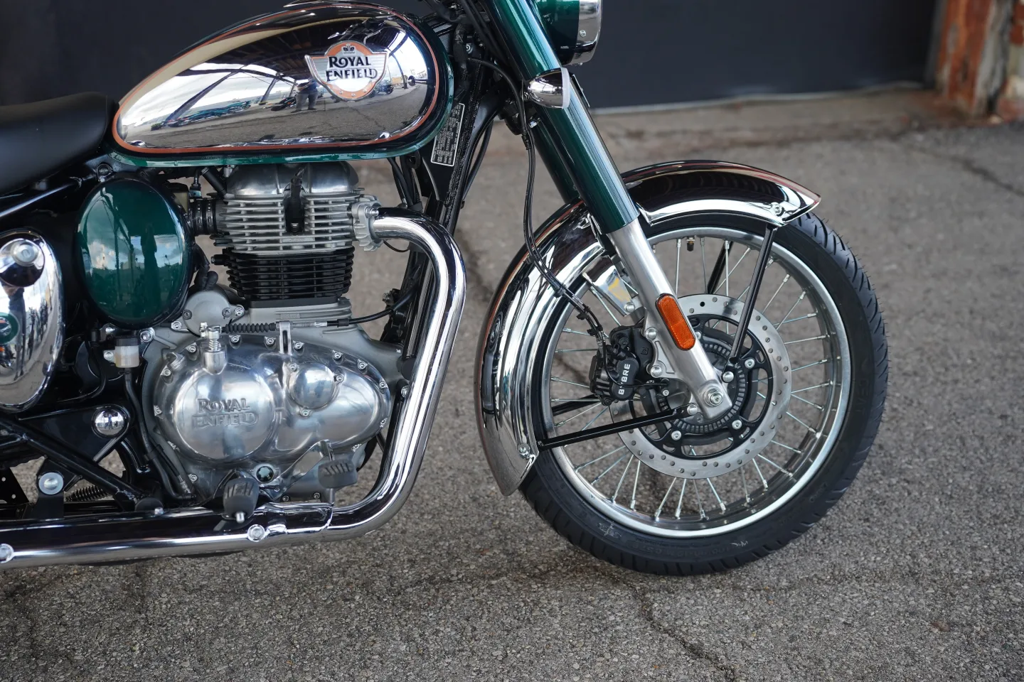 2027 Royal Enfield Classic 350 - Emerald Green