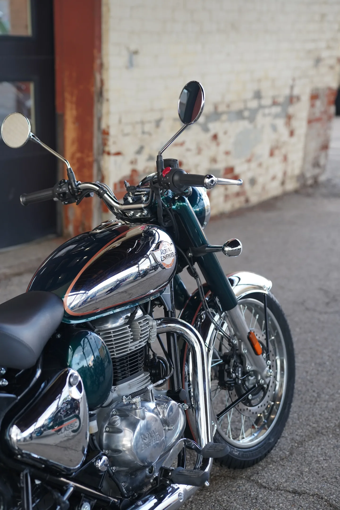 2027 Royal Enfield Classic 350 - Emerald Green