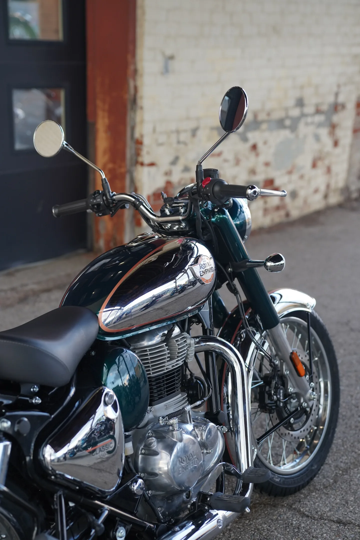 2027 Royal Enfield Classic 350 - Emerald Green