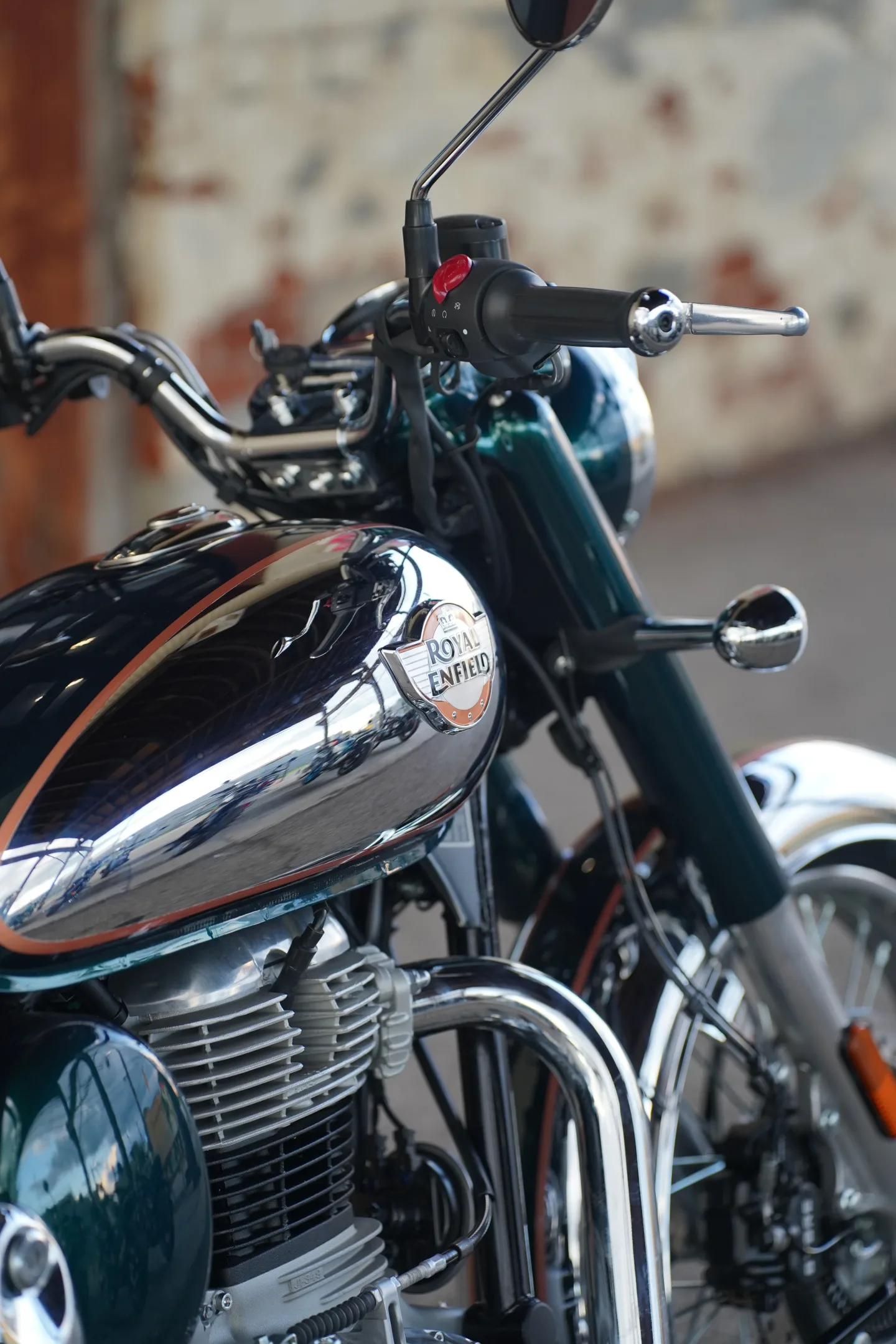 2027 Royal Enfield Classic 350 - Emerald Green