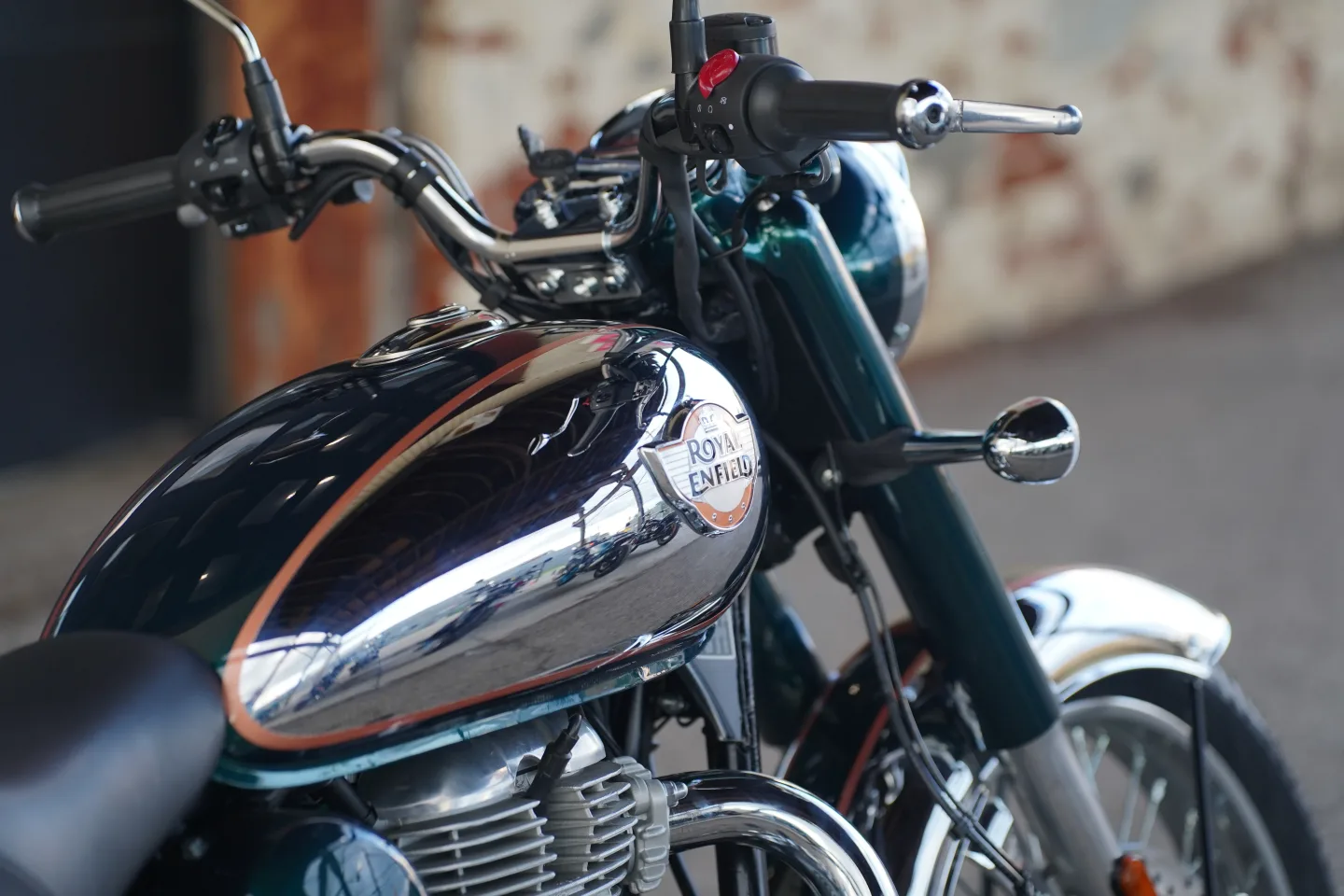 2027 Royal Enfield Classic 350 - Emerald Green