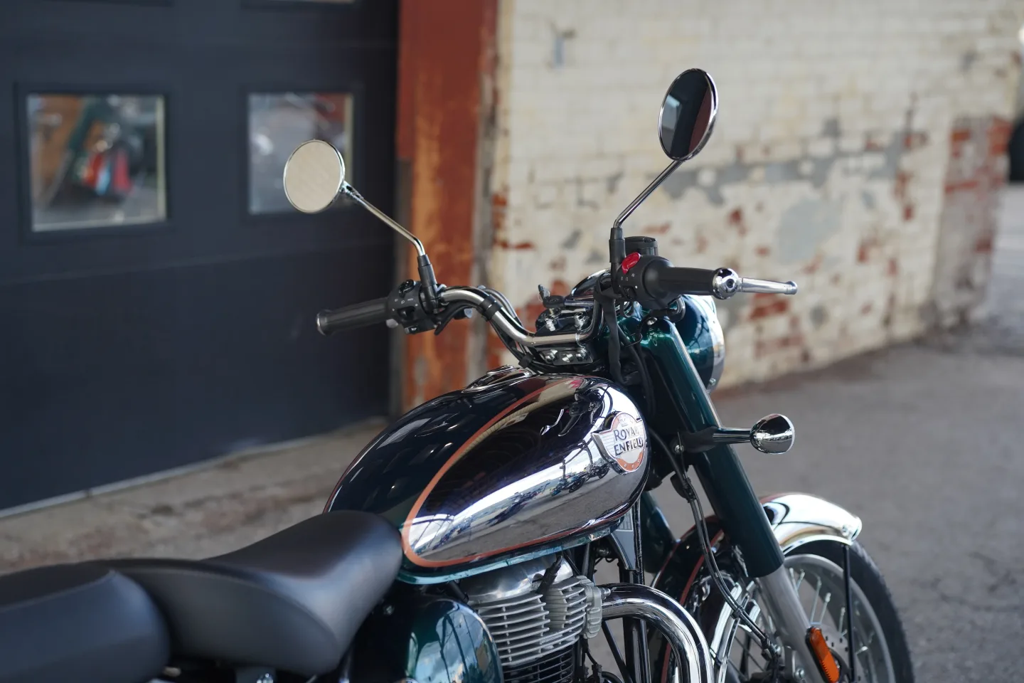 2027 Royal Enfield Classic 350 - Emerald Green