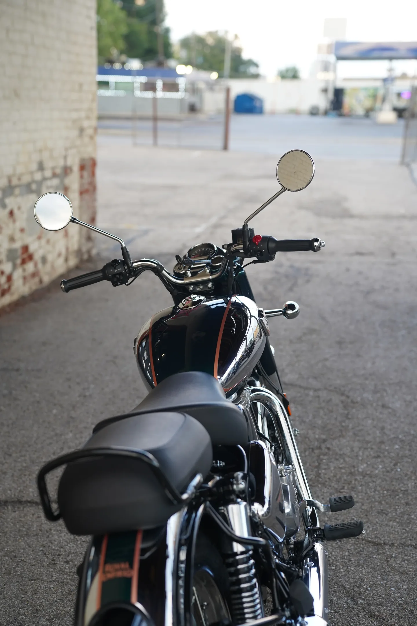 2027 Royal Enfield Classic 350 - Emerald Green