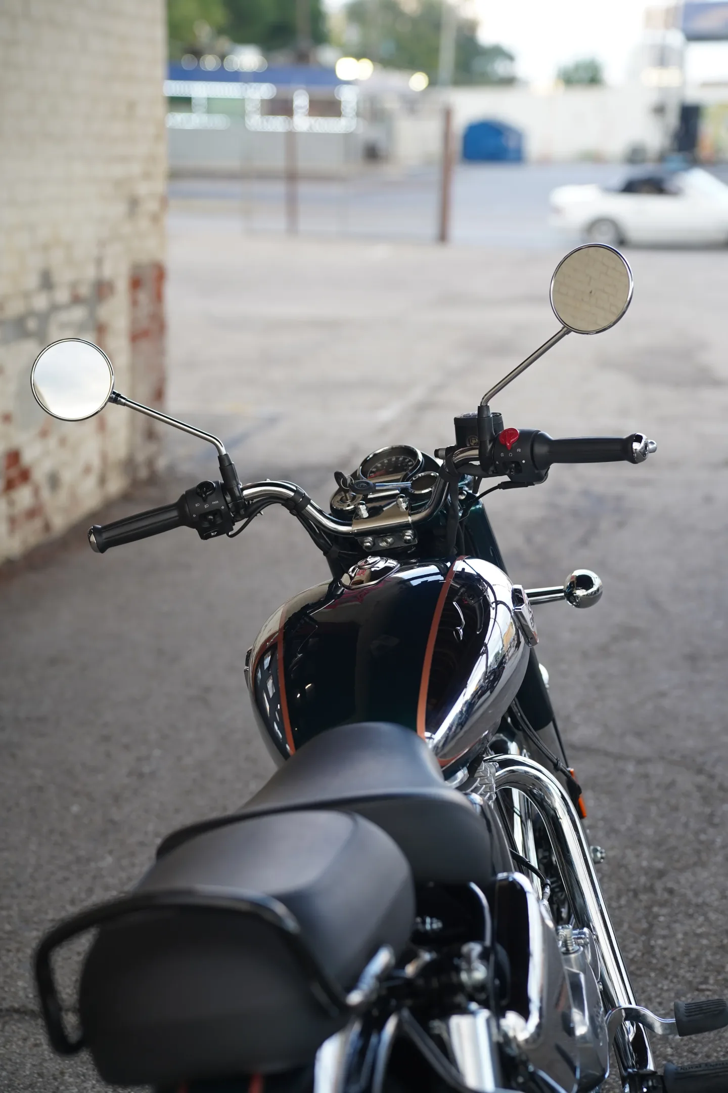 2027 Royal Enfield Classic 350 - Emerald Green