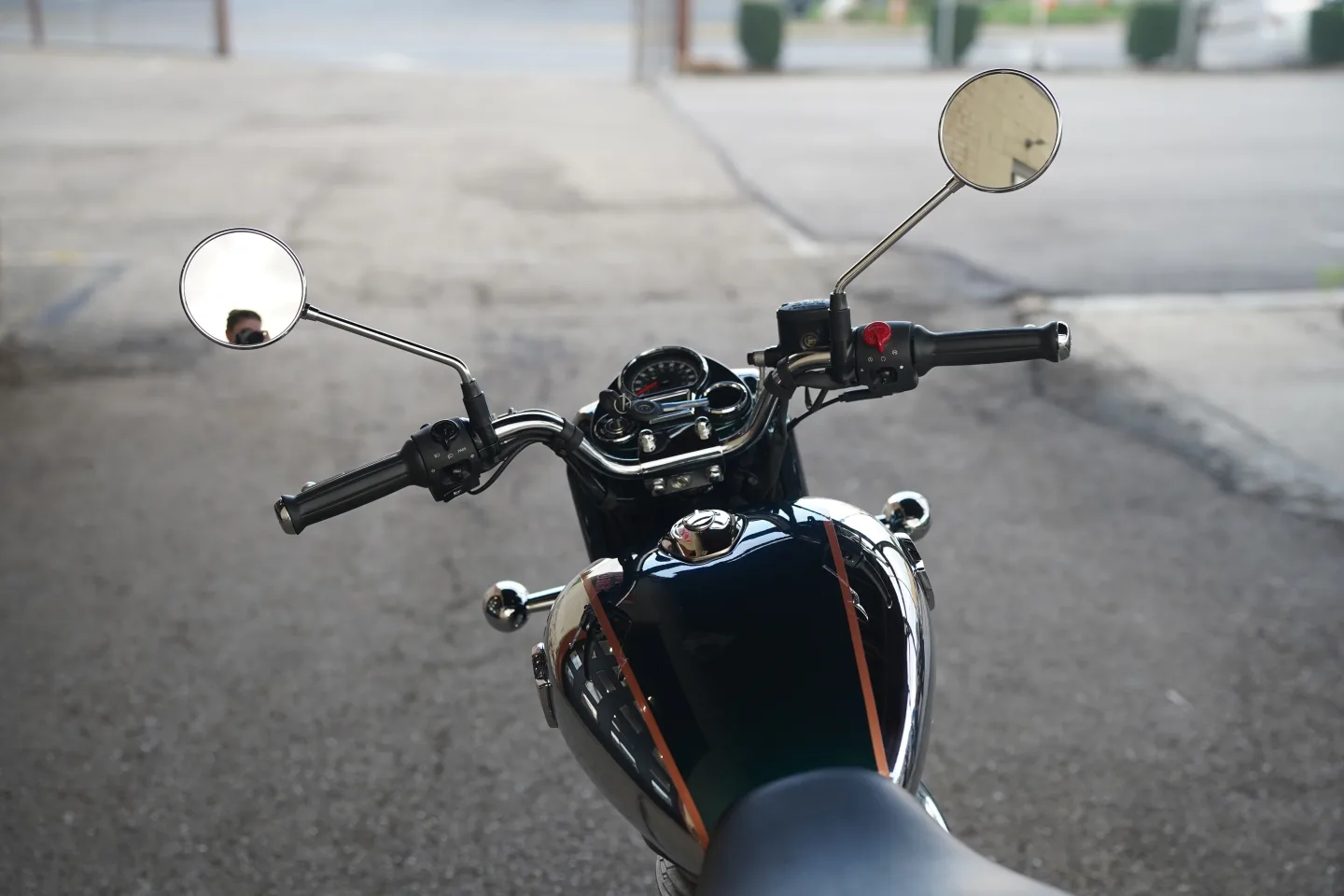 2027 Royal Enfield Classic 350 - Emerald Green