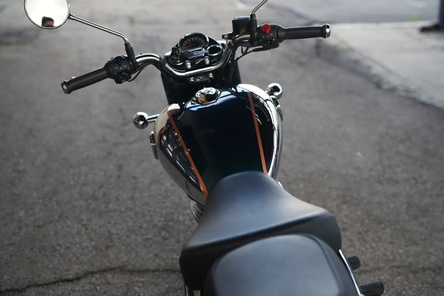 2027 Royal Enfield Classic 350 - Emerald Green