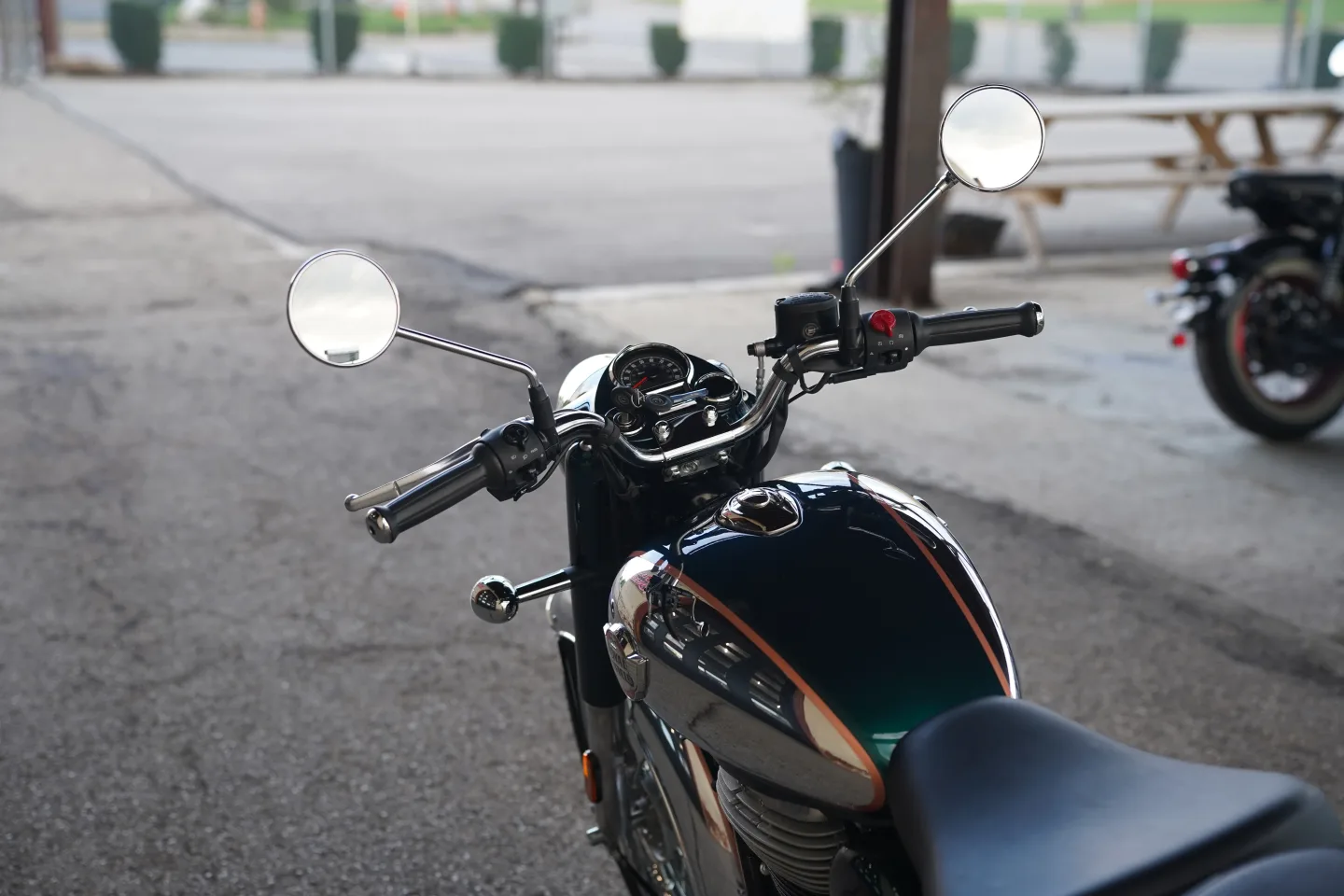 2027 Royal Enfield Classic 350 - Emerald Green
