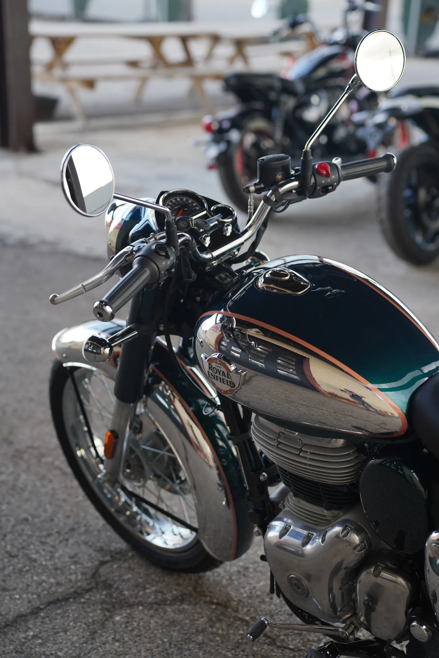 2027 Royal Enfield Classic 350 - Emerald Green