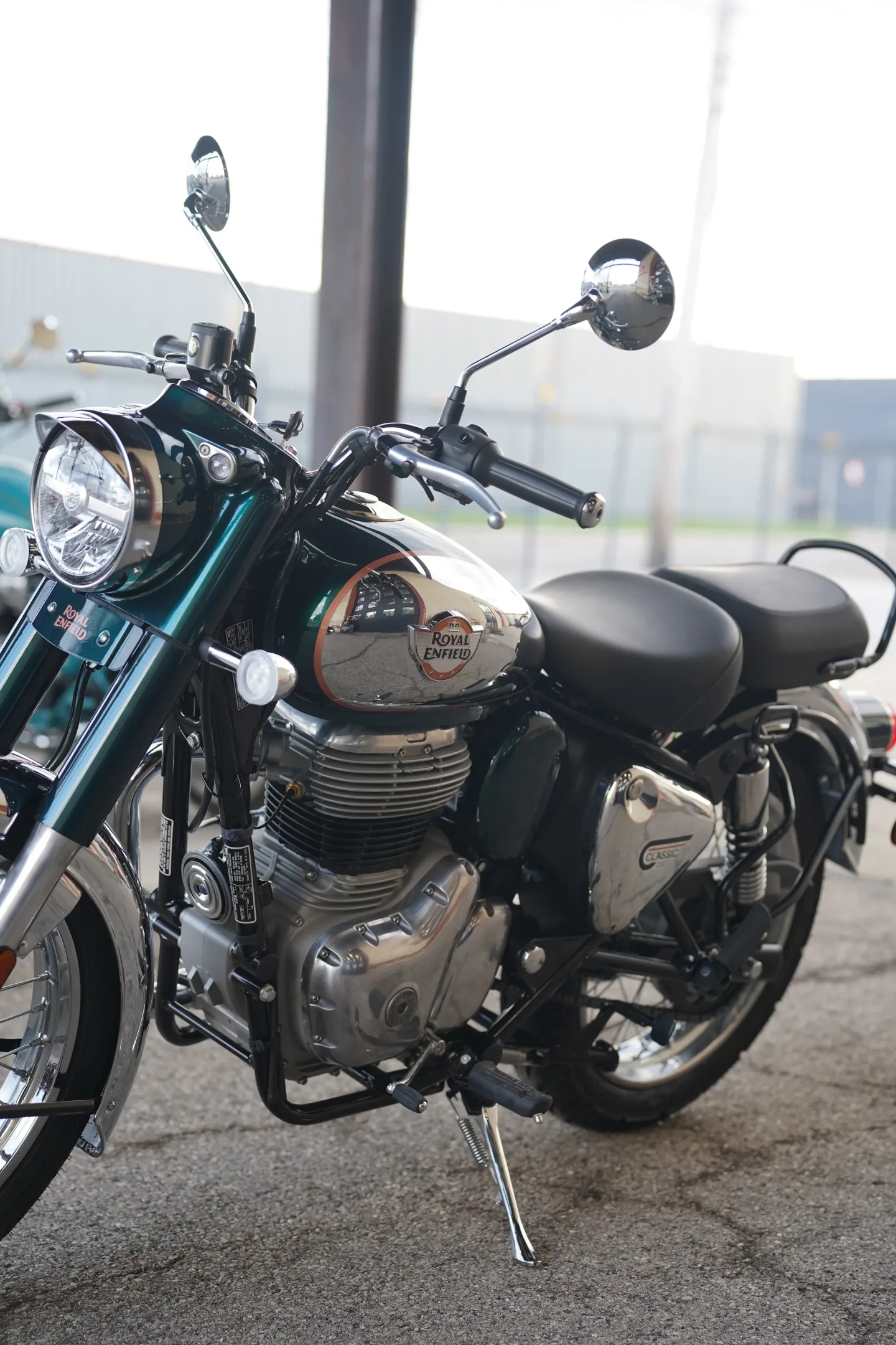 2027 Royal Enfield Classic 350 - Emerald Green