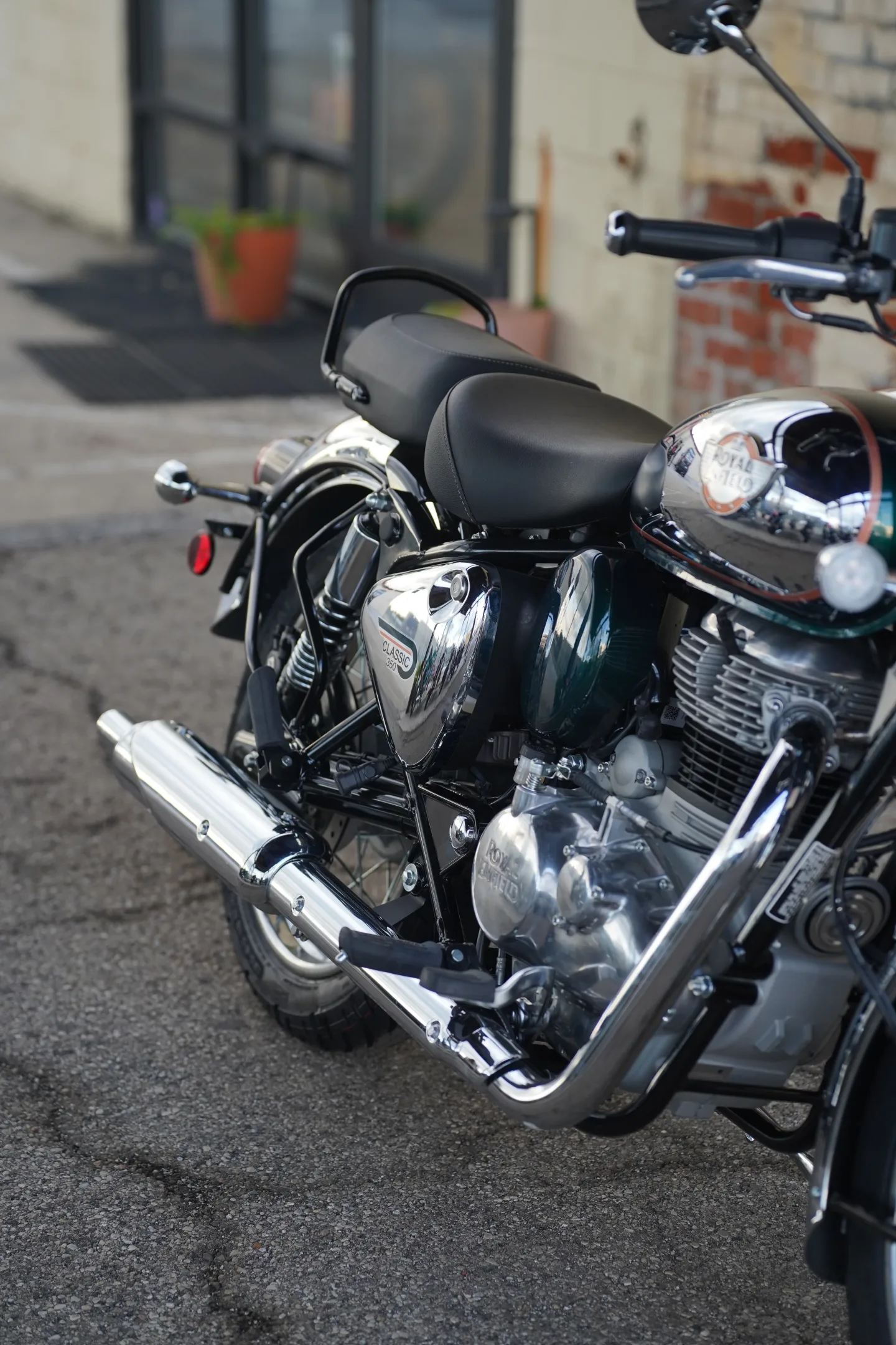 2027 Royal Enfield Classic 350 - Emerald Green