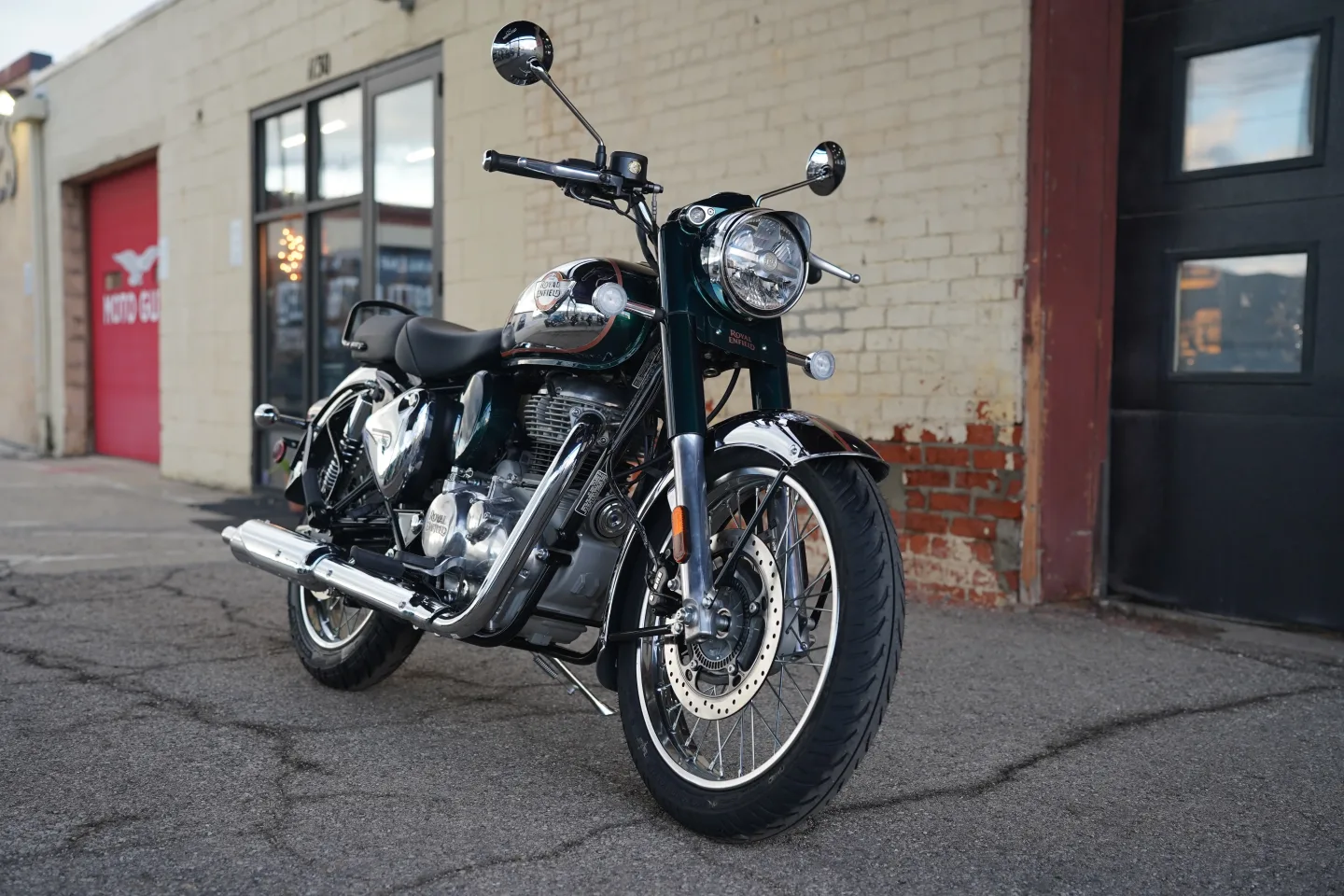 2027 Royal Enfield Classic 350 - Emerald Green