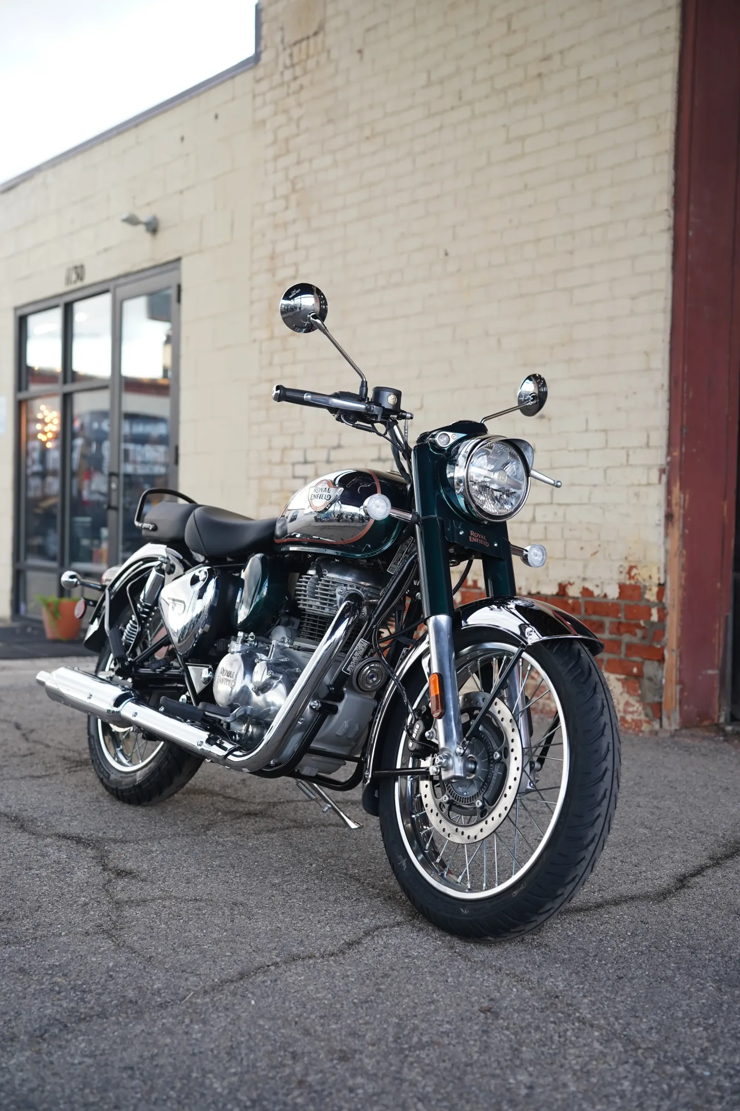 2027 Royal Enfield Classic 350 - Emerald Green