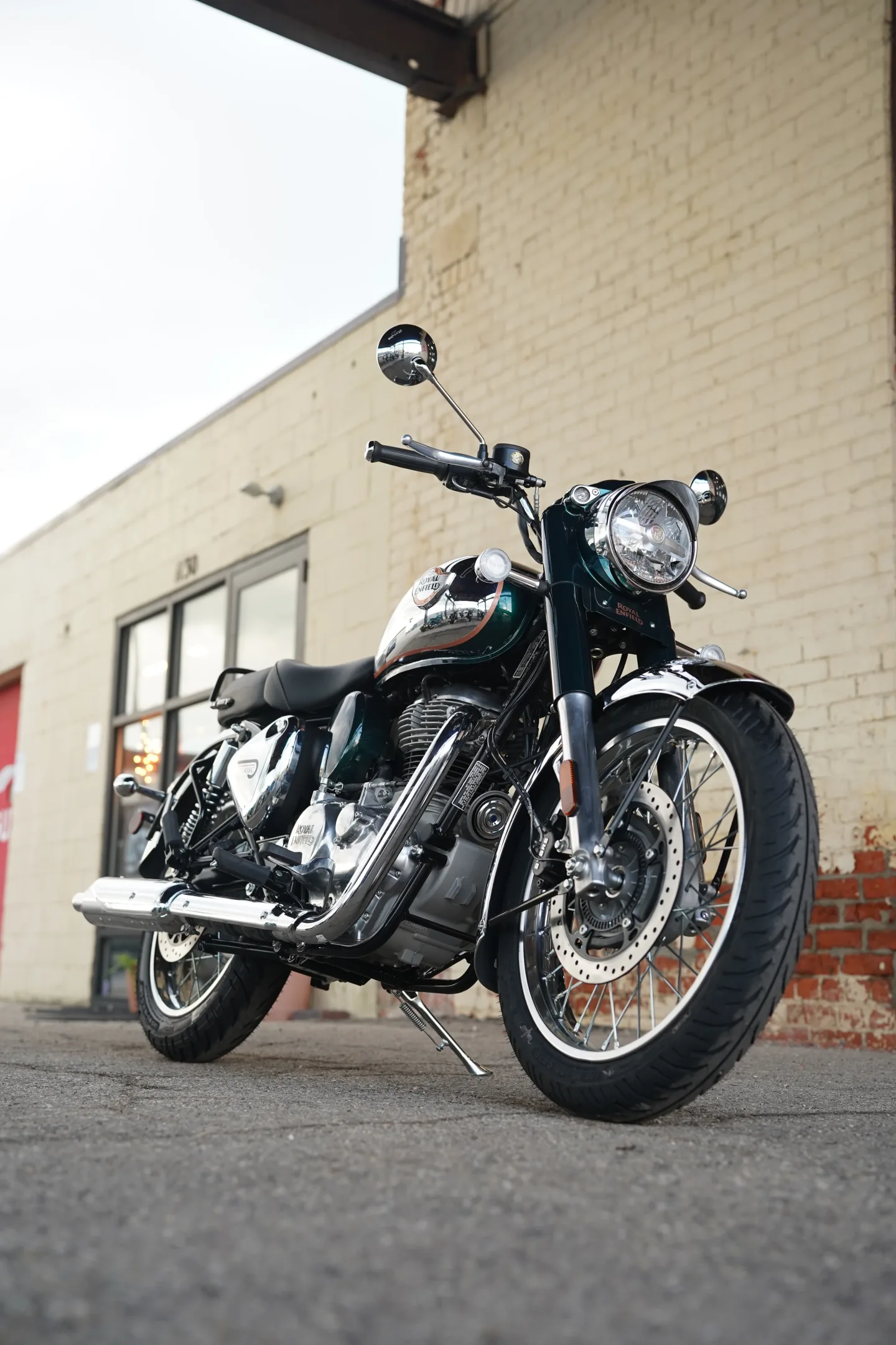 2027 Royal Enfield Classic 350 - Emerald Green