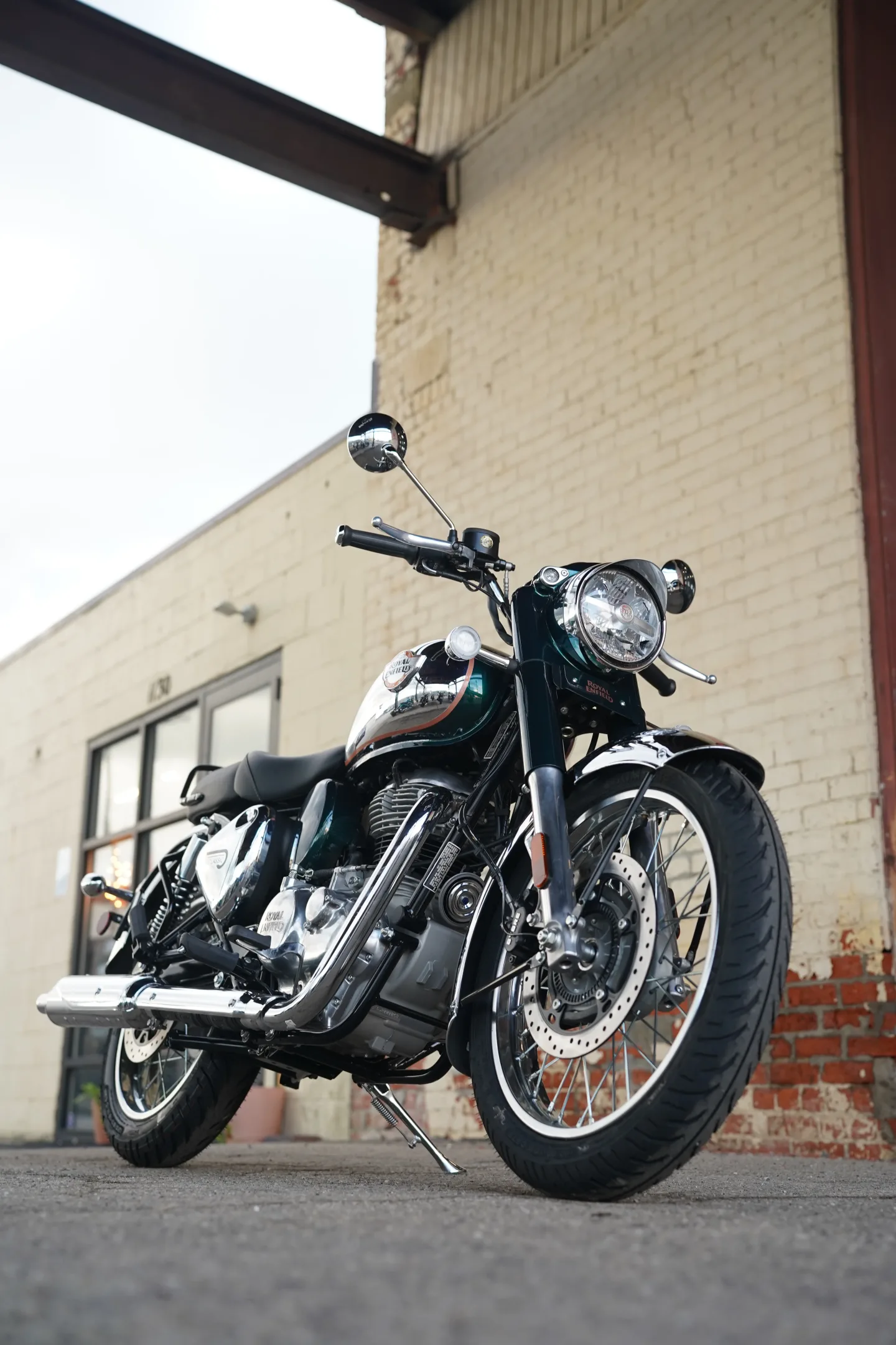 2027 Royal Enfield Classic 350 - Emerald Green