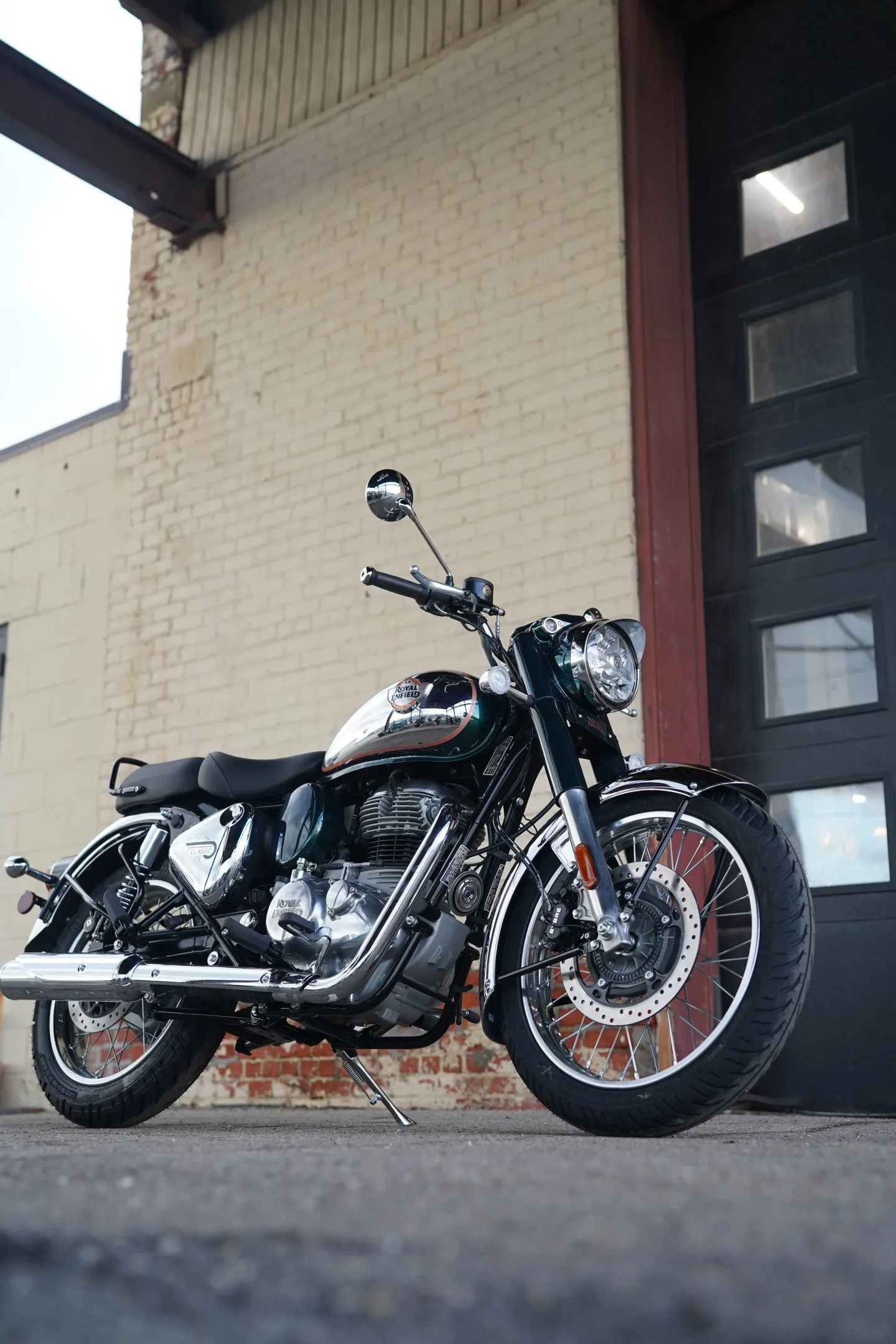 2027 Royal Enfield Classic 350 - Emerald Green