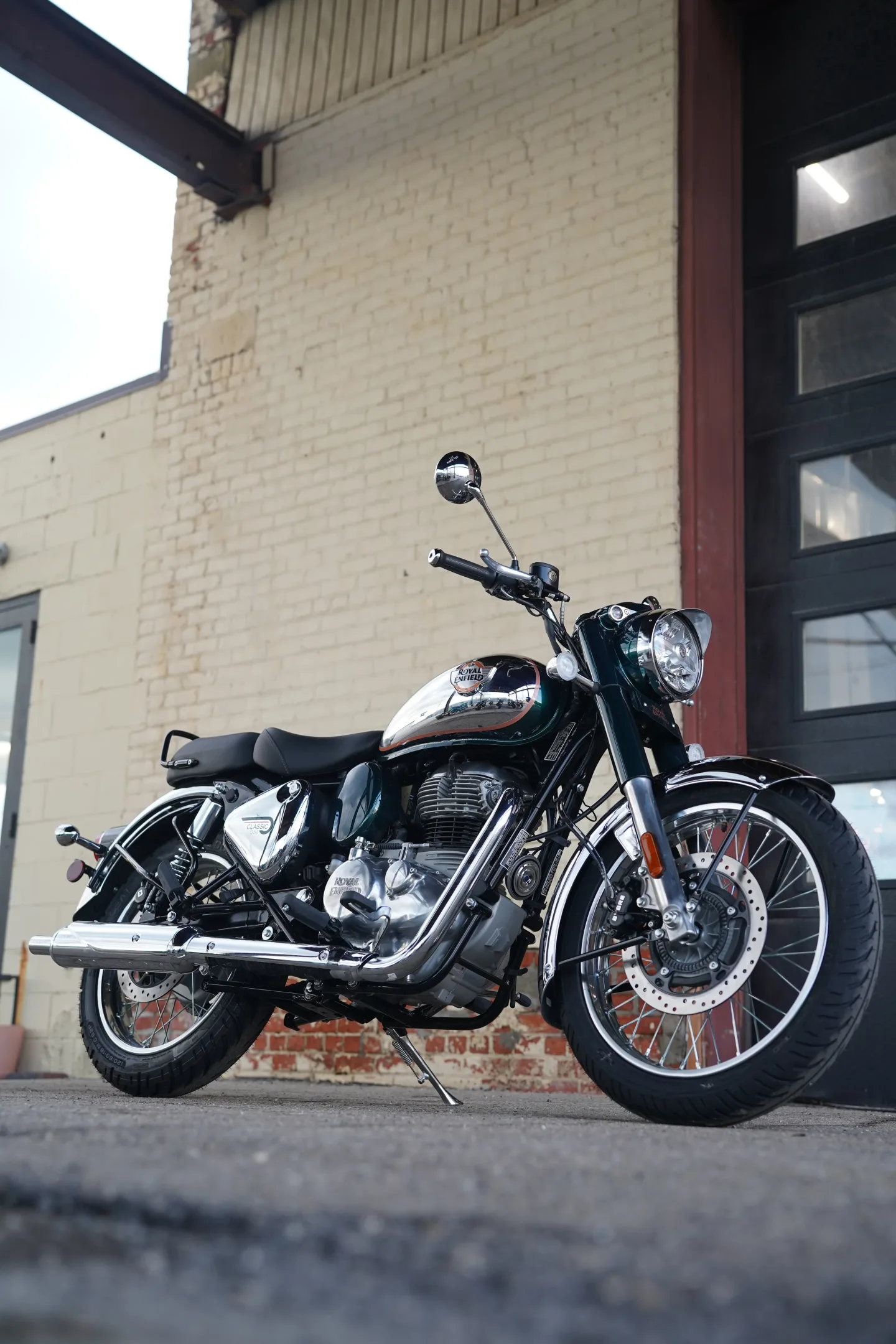 2027 Royal Enfield Classic 350 - Emerald Green
