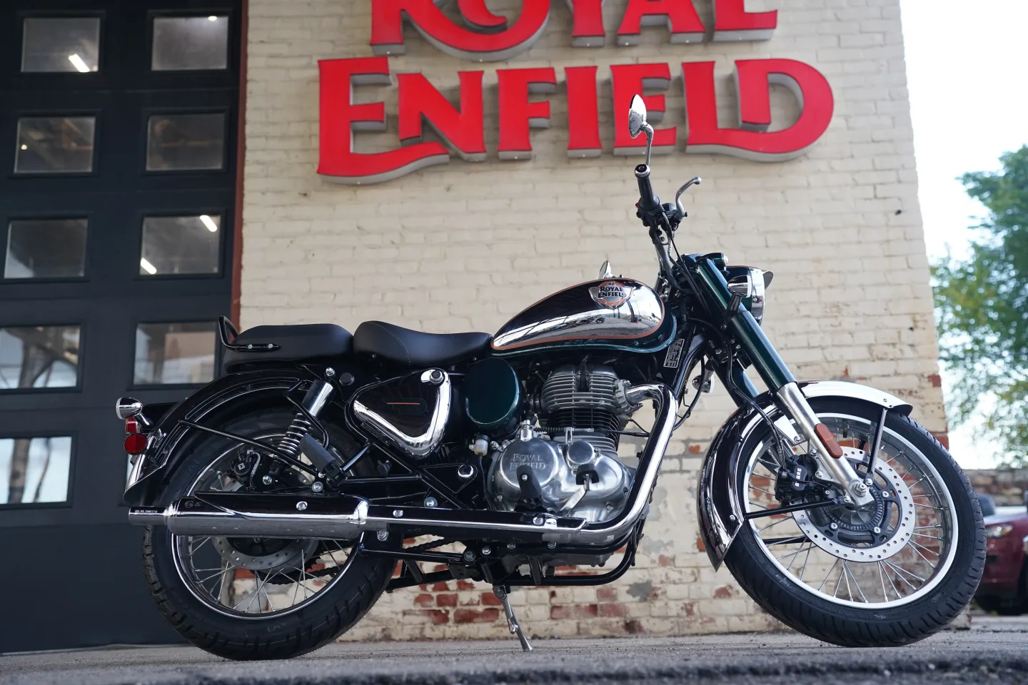 2027 Royal Enfield Classic 350 - Emerald Green