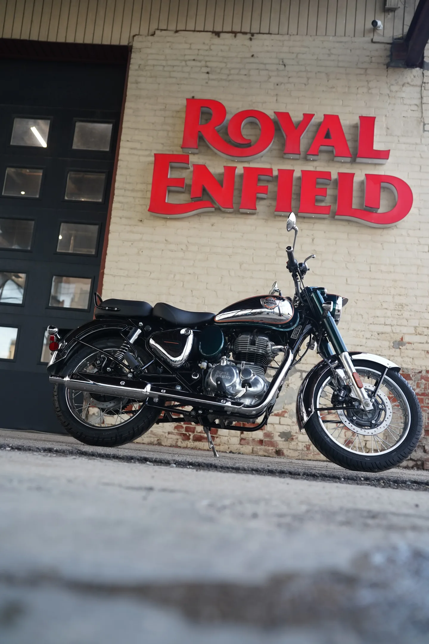 2027 Royal Enfield Classic 350 - Emerald Green