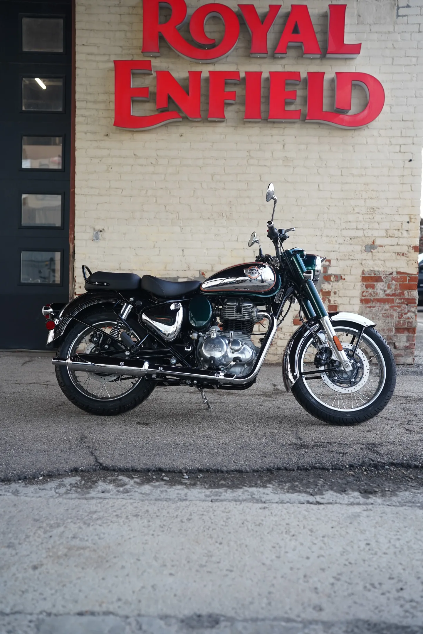 2027 Royal Enfield Classic 350 - Emerald Green