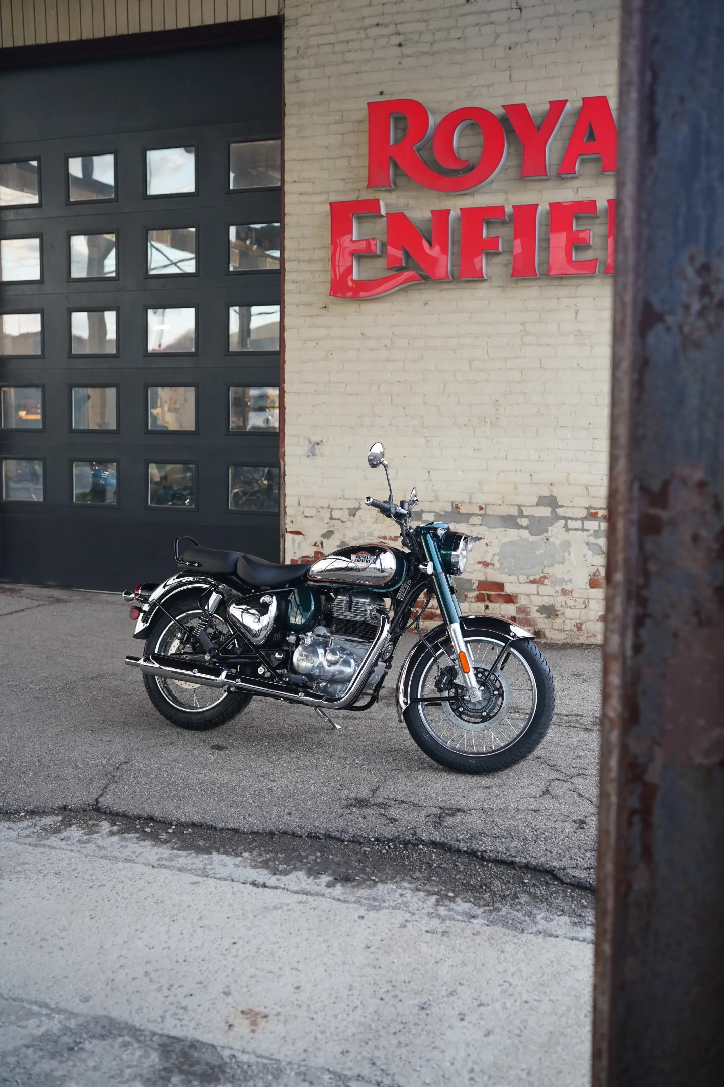 2027 Royal Enfield Classic 350 - Emerald Green