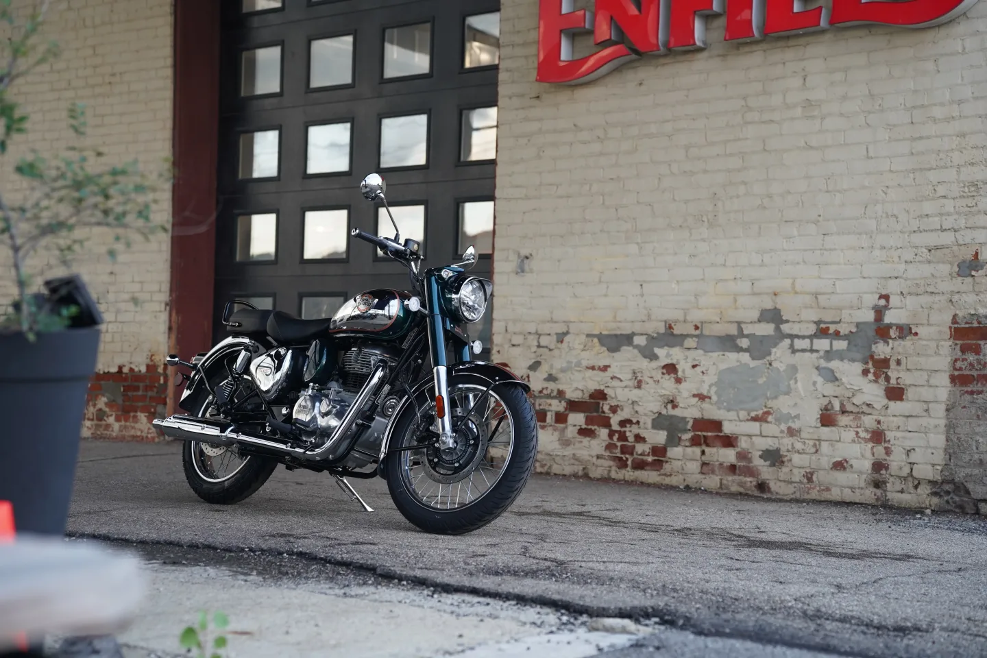 2027 Royal Enfield Classic 350 - Emerald Green