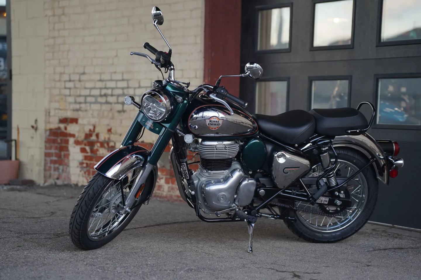 2027 Royal Enfield Classic 350 - Emerald Green
